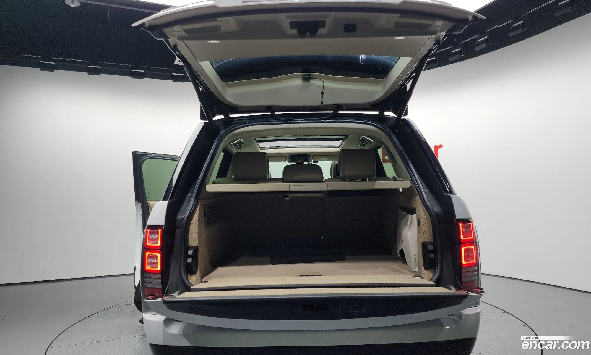 Land Rover Range Rover 2016 SALGA2JF5GA270137 — 11
