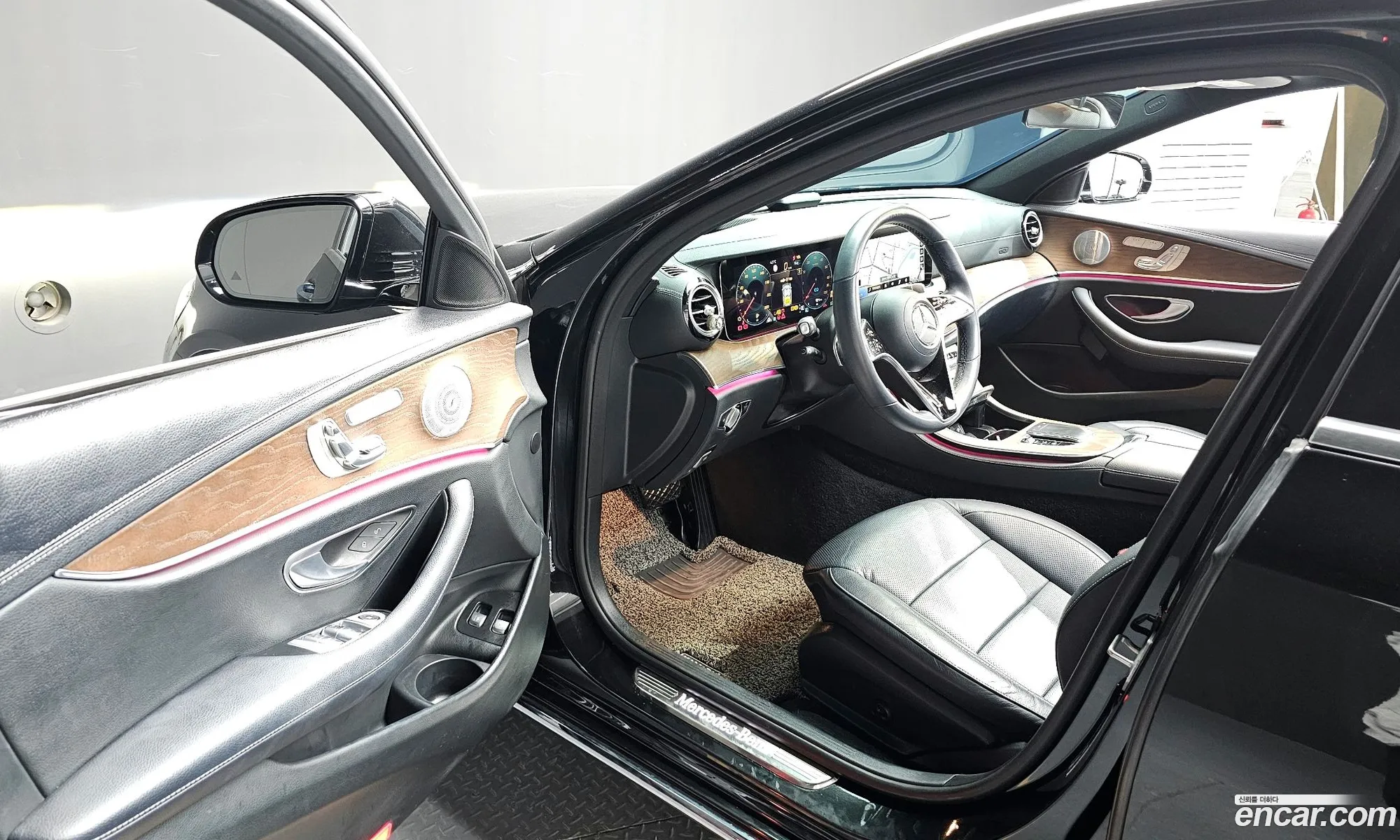 Mercedes-Benz E-Class W213 2020 W1KZF5EB2MA890472 — 4