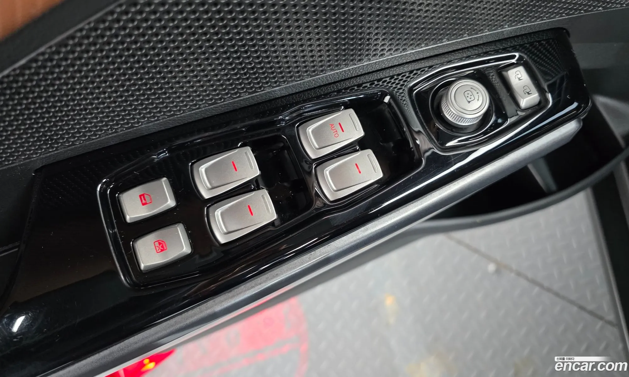 KG Mobility (SsangYong) Tivoli Armour 2017 — 13