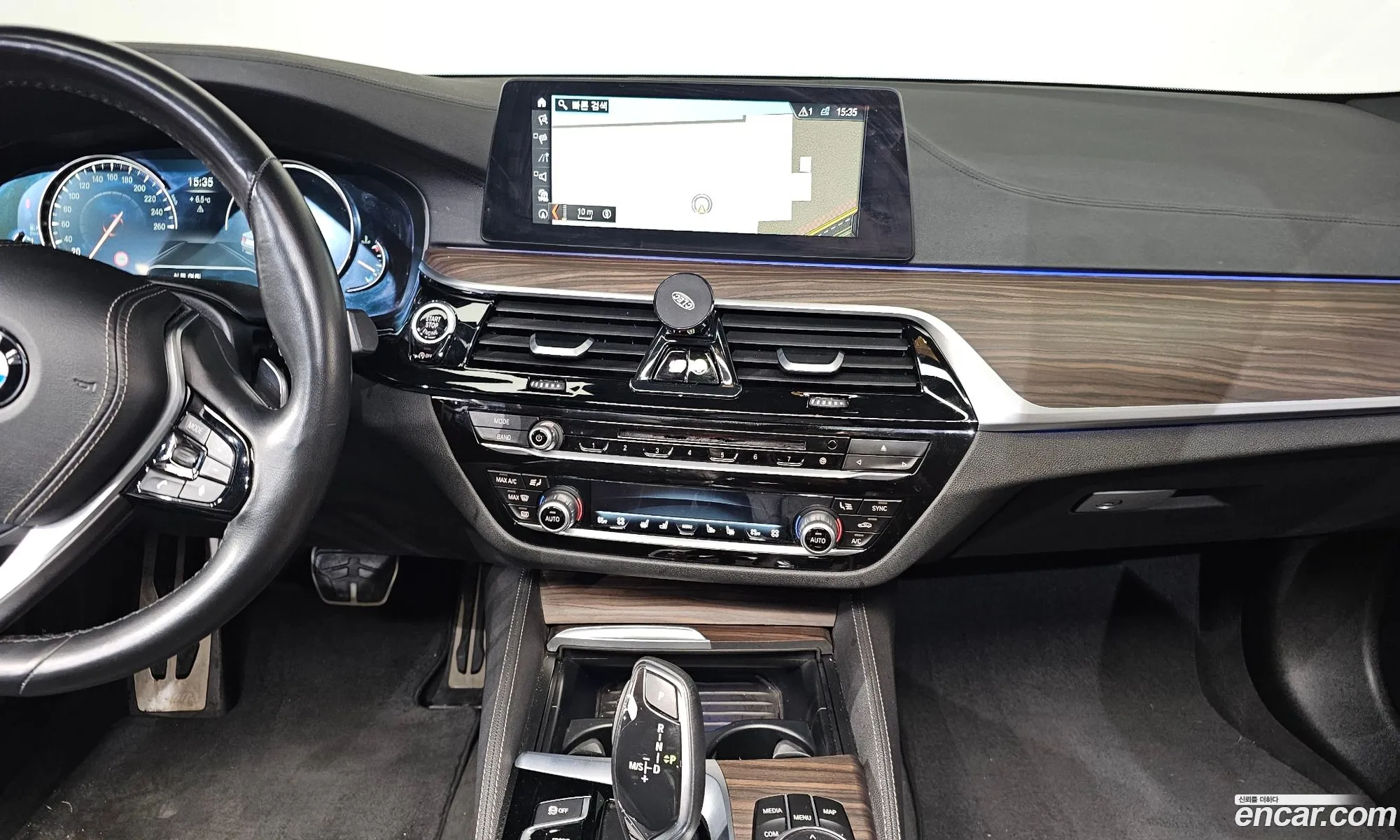 BMW 5 Series 2017 — 5