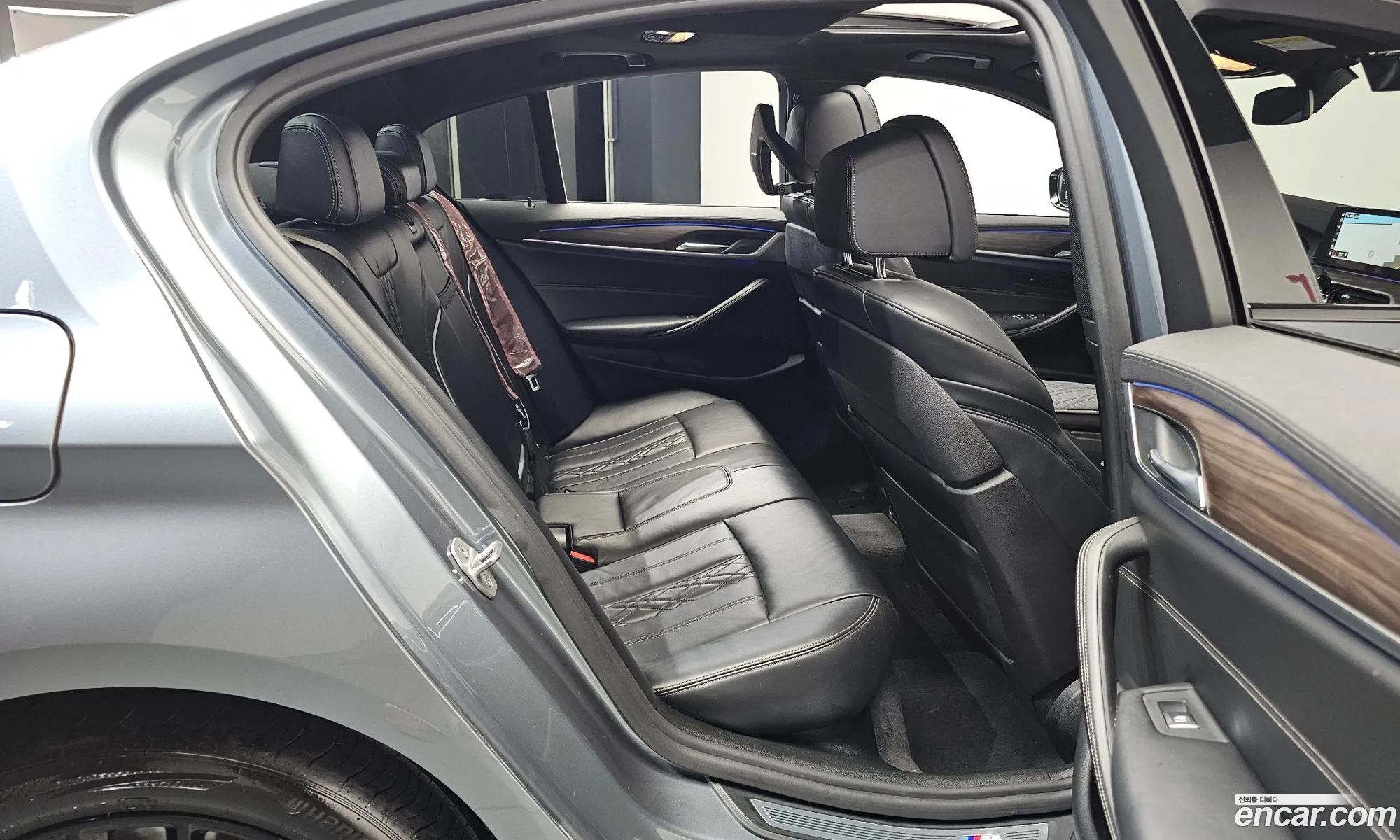 BMW 5 Series 2017 — 11