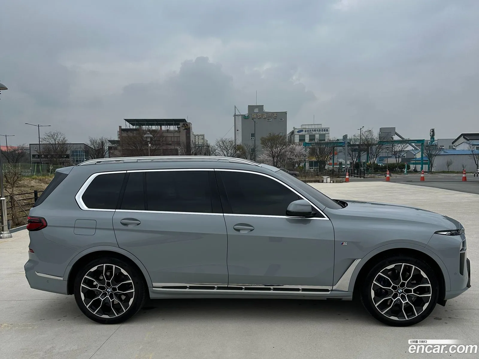 BMW X7 2024 — 7