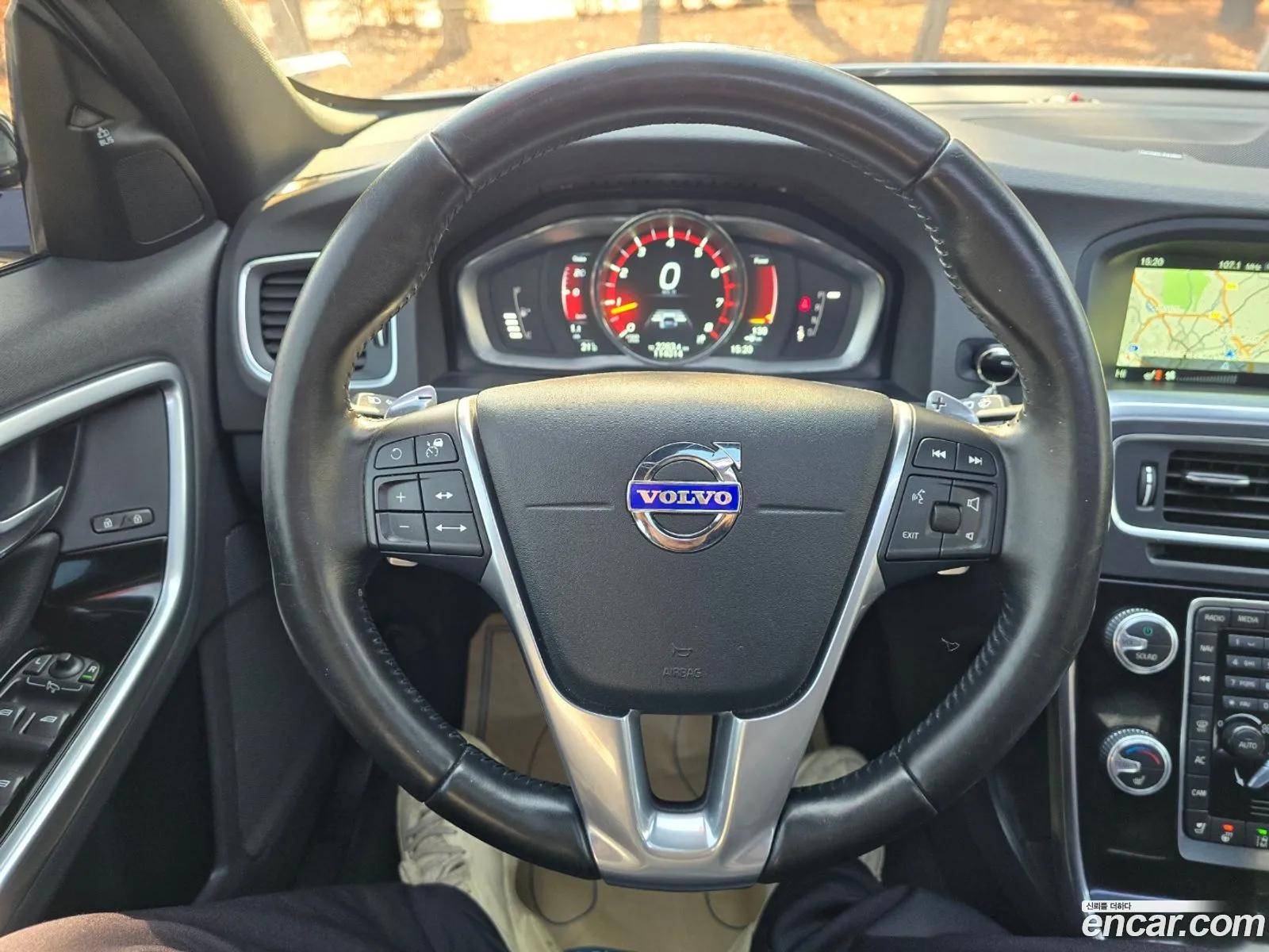 Volvo V60 Cross Country 2016 — 8