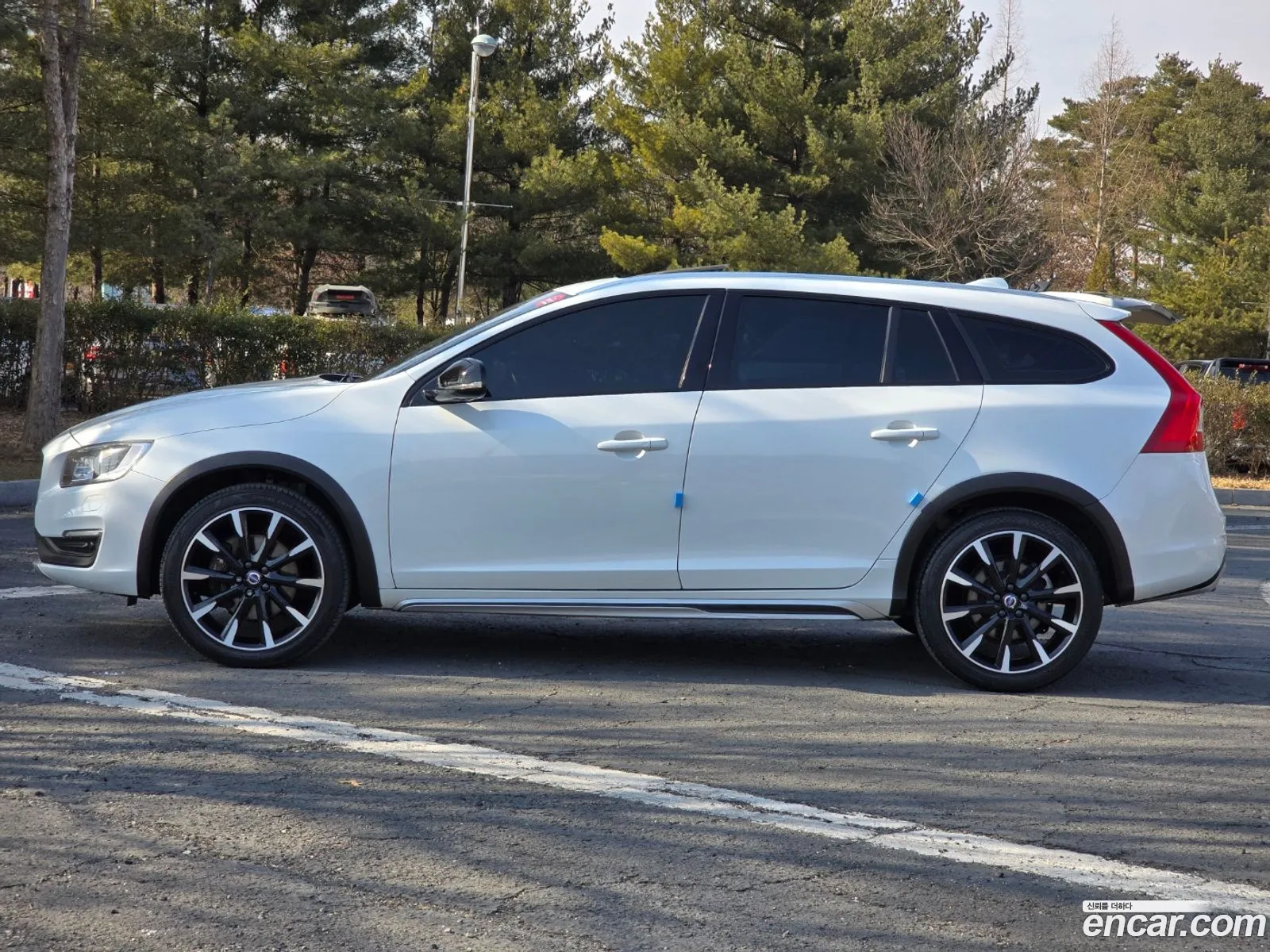 Volvo V60 Cross Country 2016 — 16