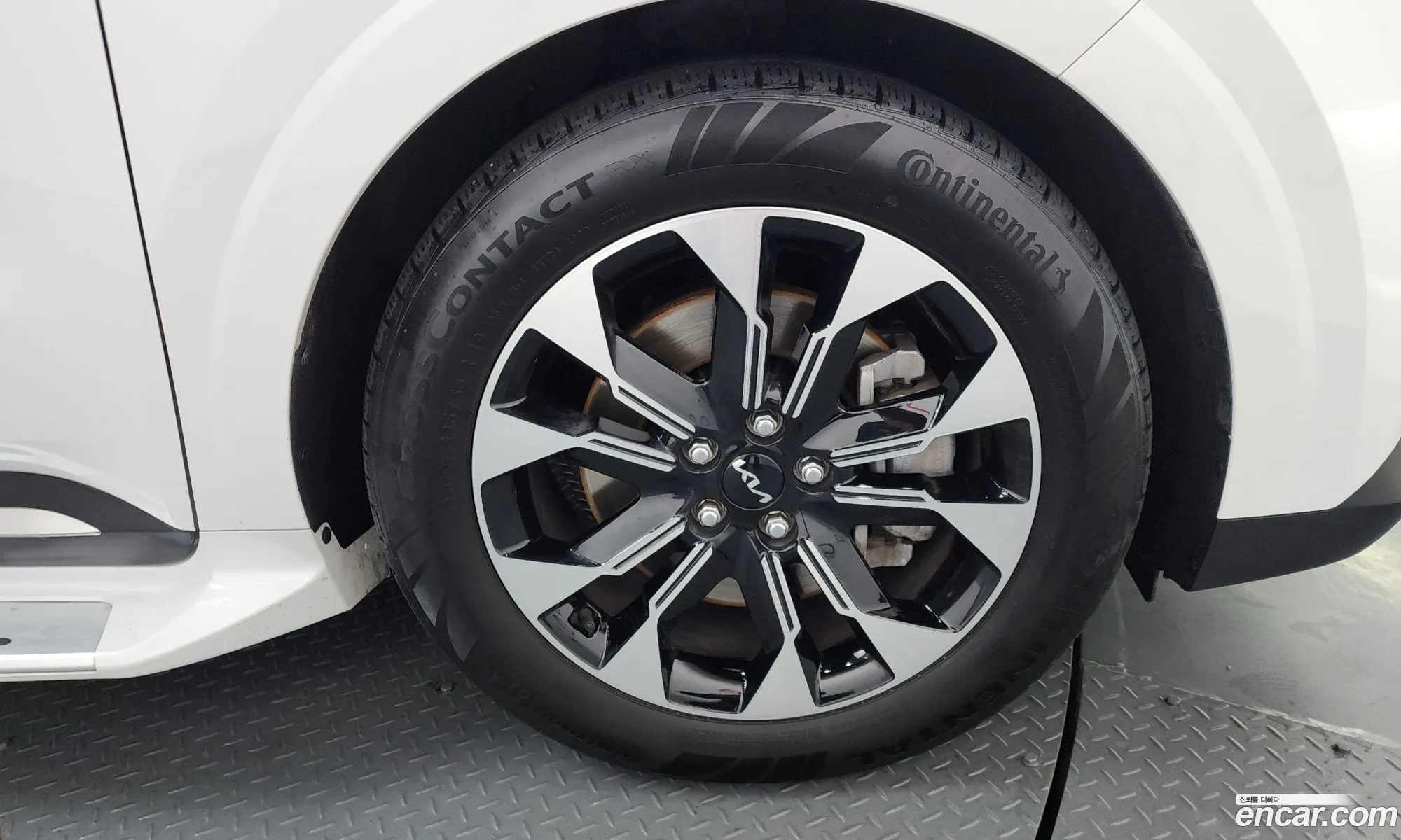 Kia Carnival 2021 — 16