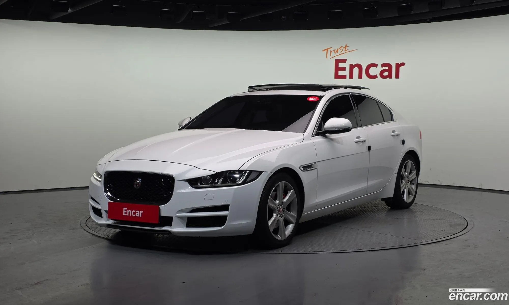Jaguar XE 2015 — 4