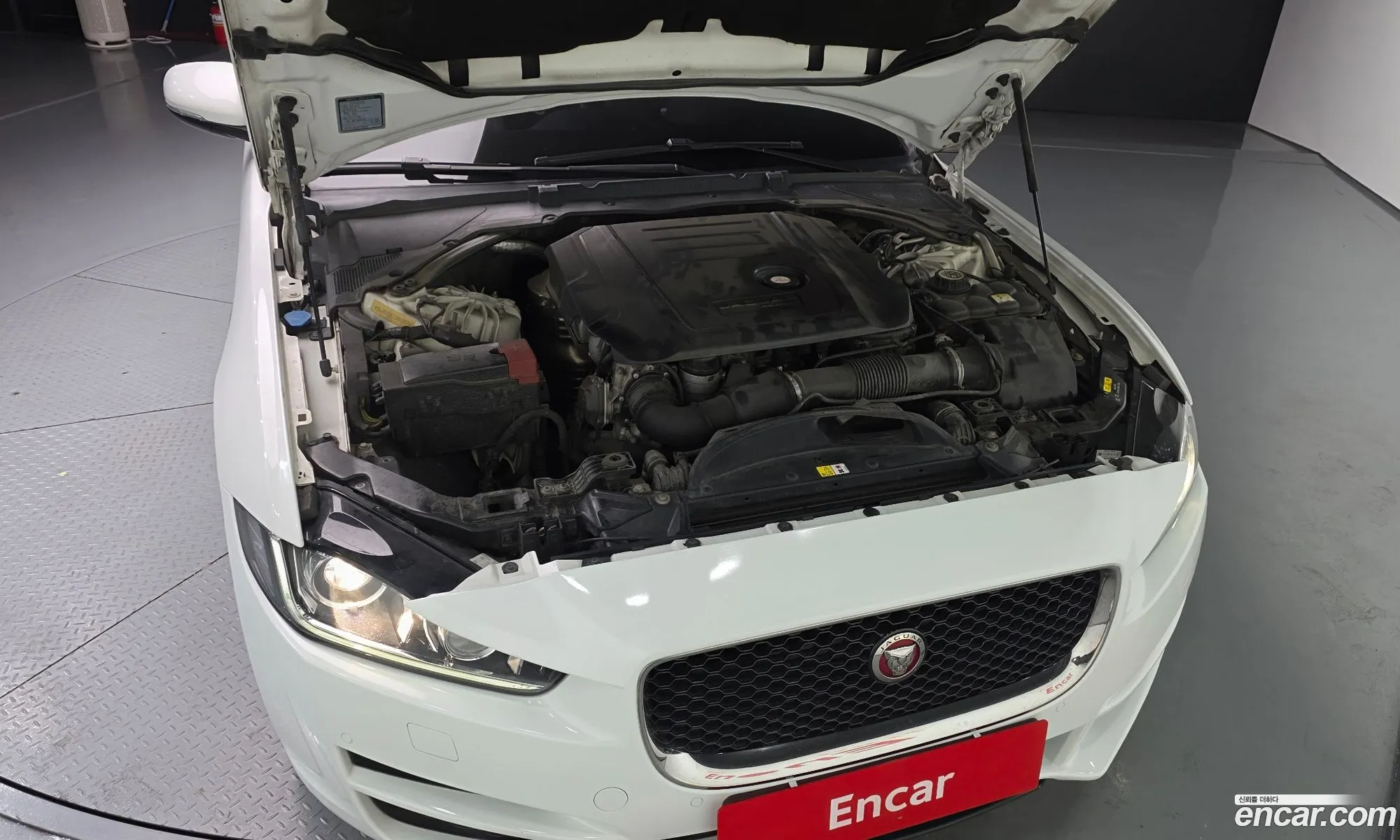 Jaguar XE 2015 — 6