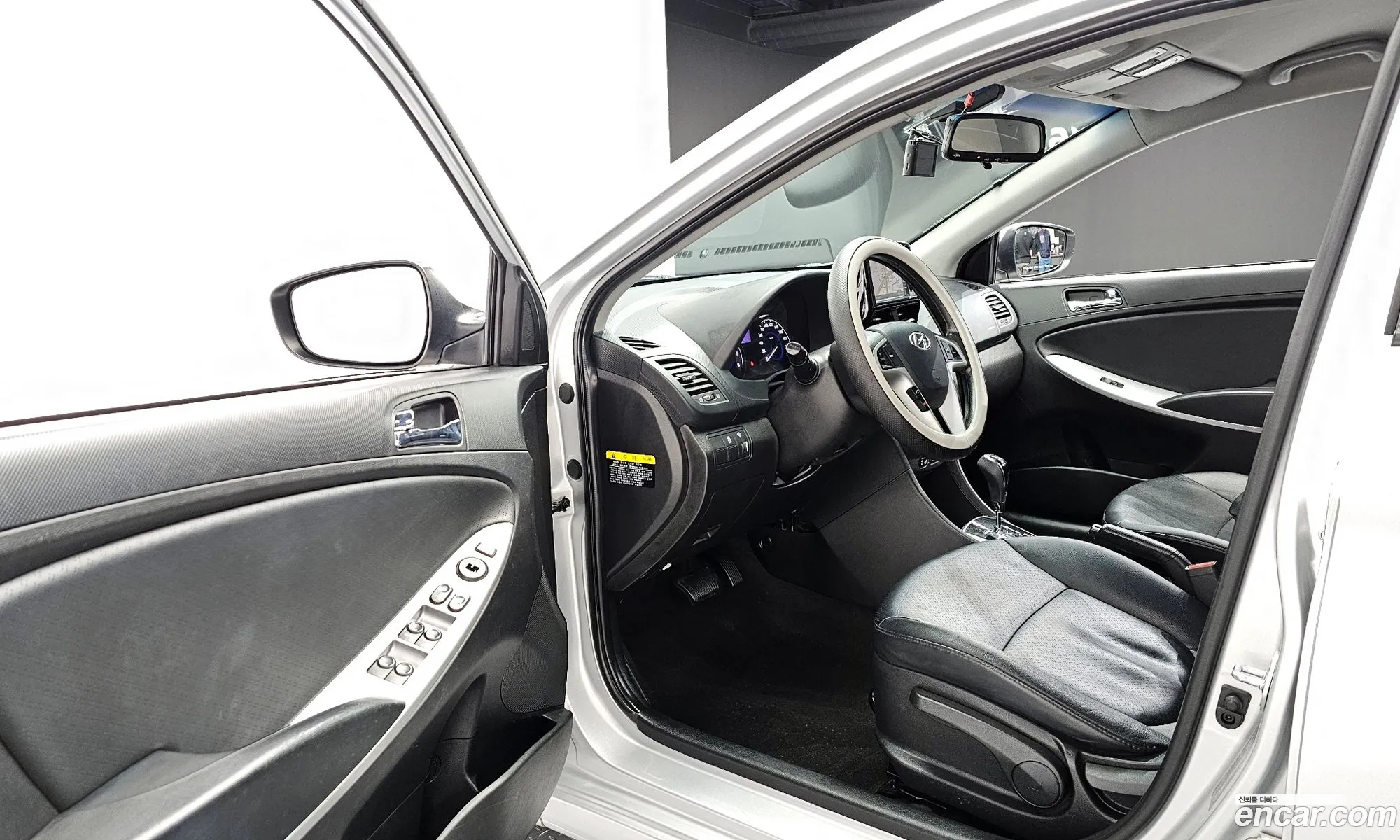 Hyundai Accent 2014 — 19