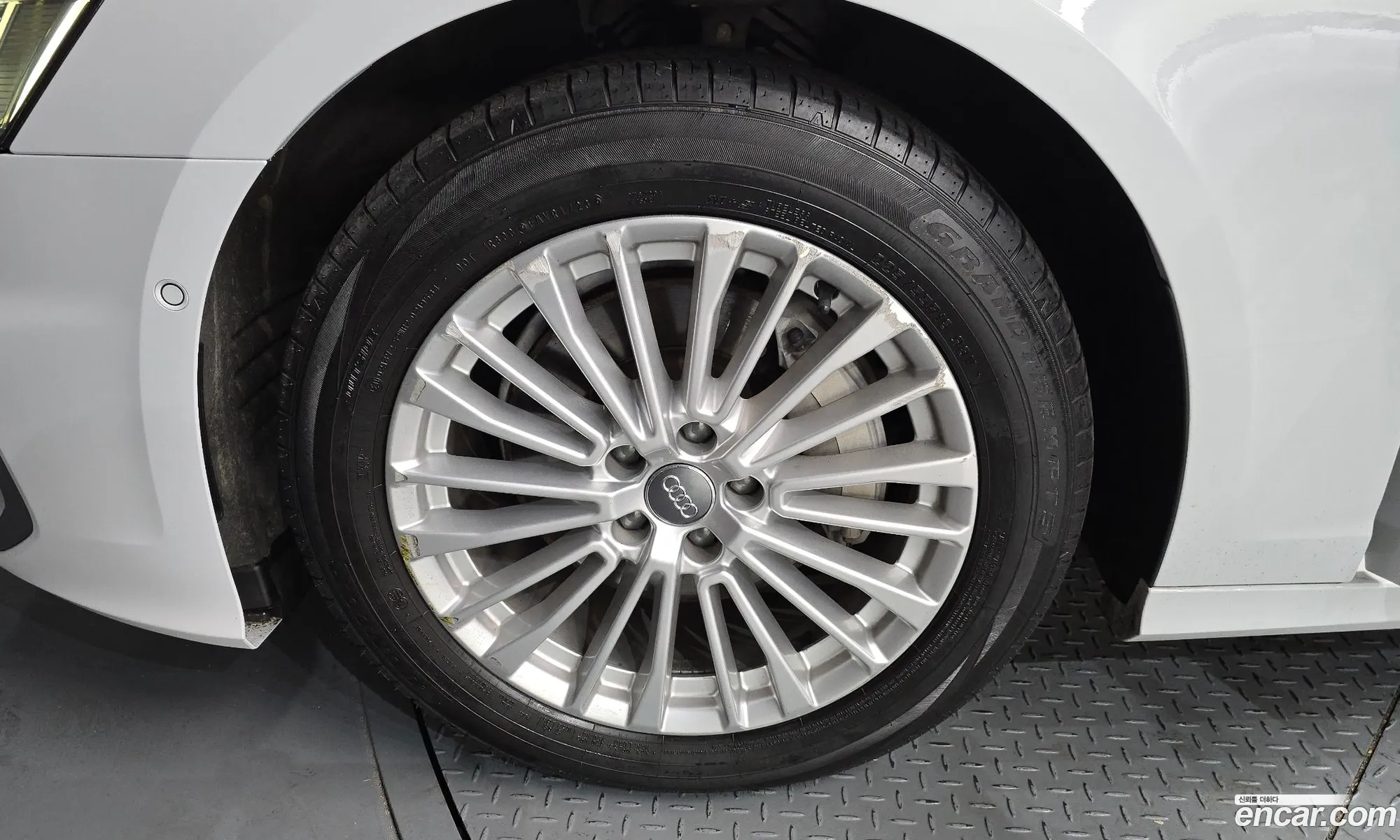 Audi A6 2021 WAUZZZF2 — 19