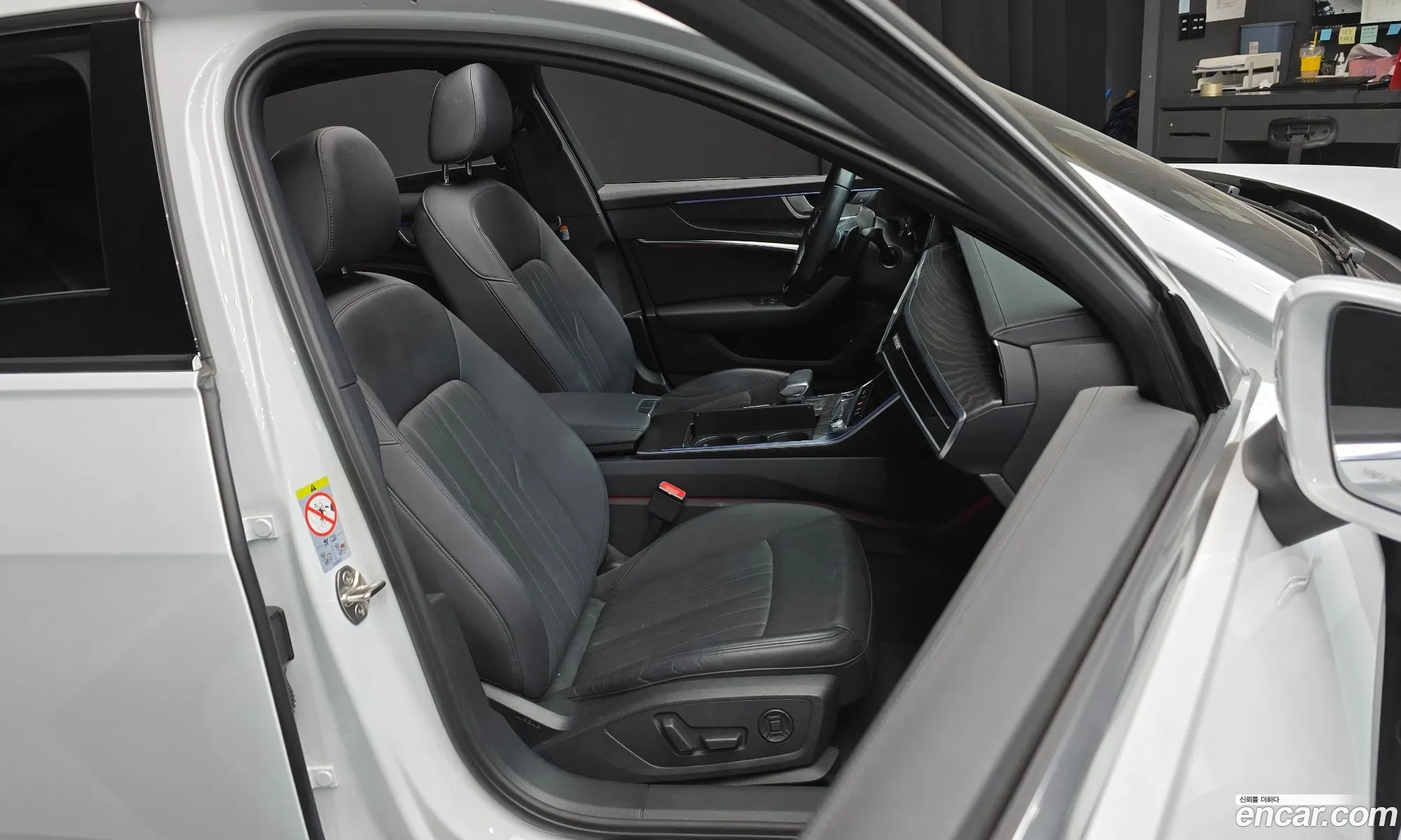Audi A6 2021 WAUZZZF2 — 10