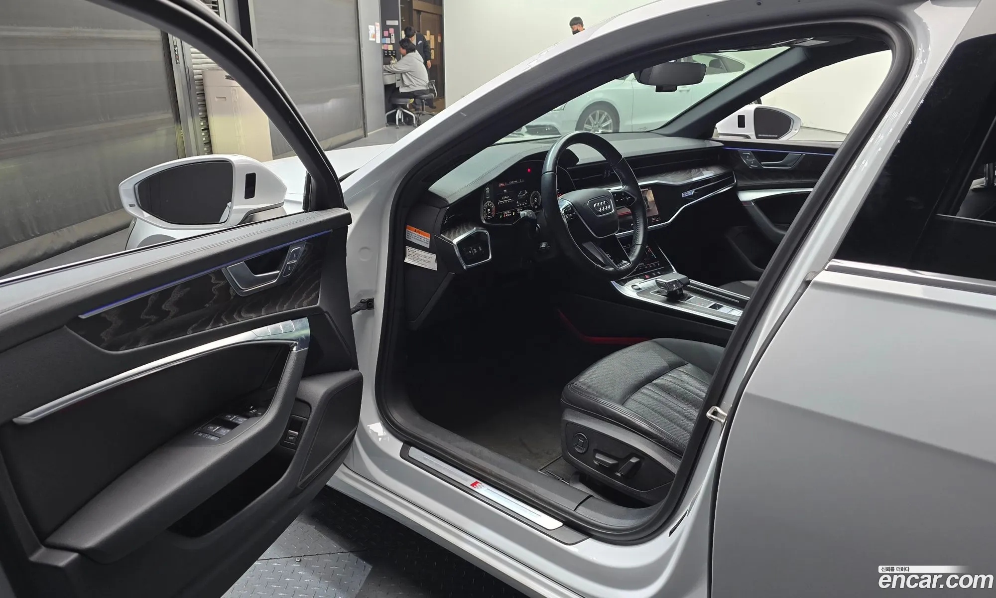 Audi A6 2021 WAUZZZF2 — 6