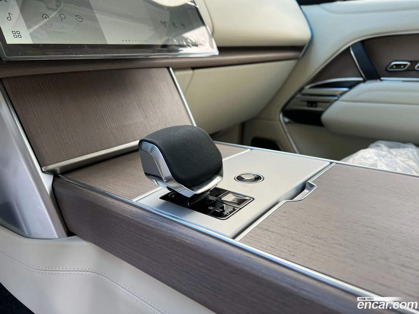 Land Rover Range Rover 2024 — 15