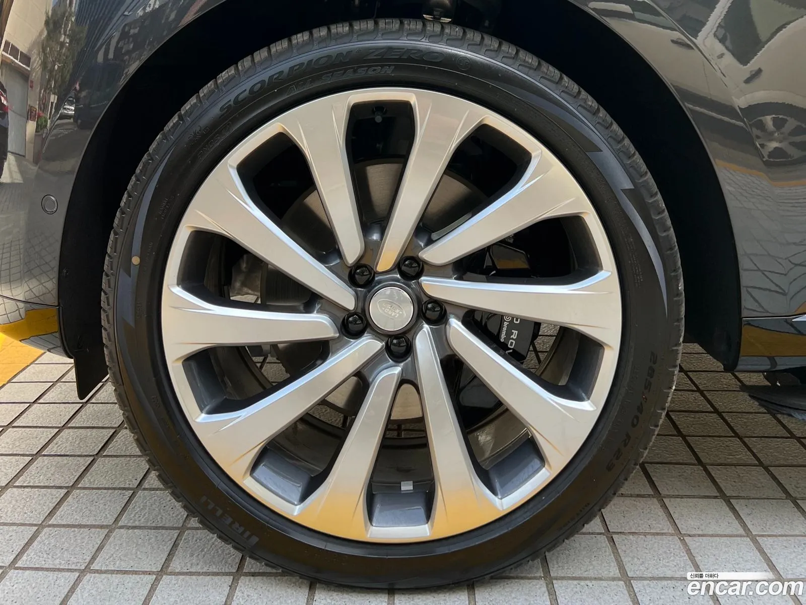 Land Rover Range Rover 2024 — 18