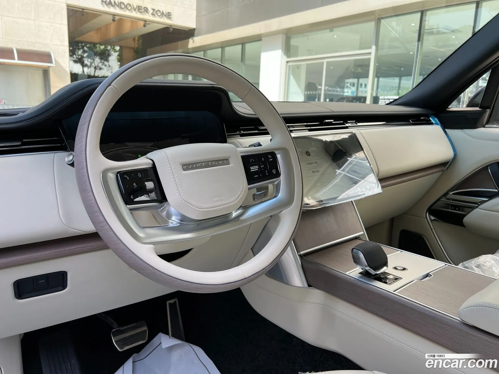 Land Rover Range Rover 2024 — 12