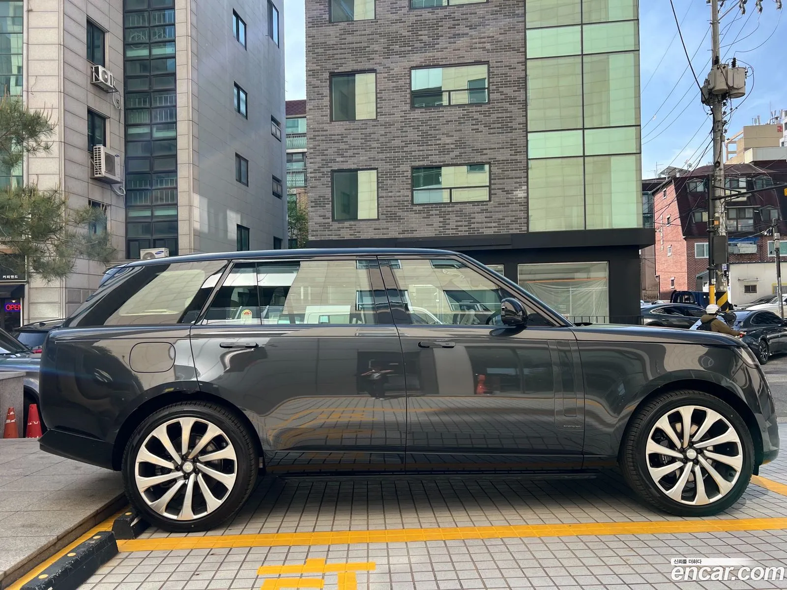 Land Rover Range Rover 2024 — 5