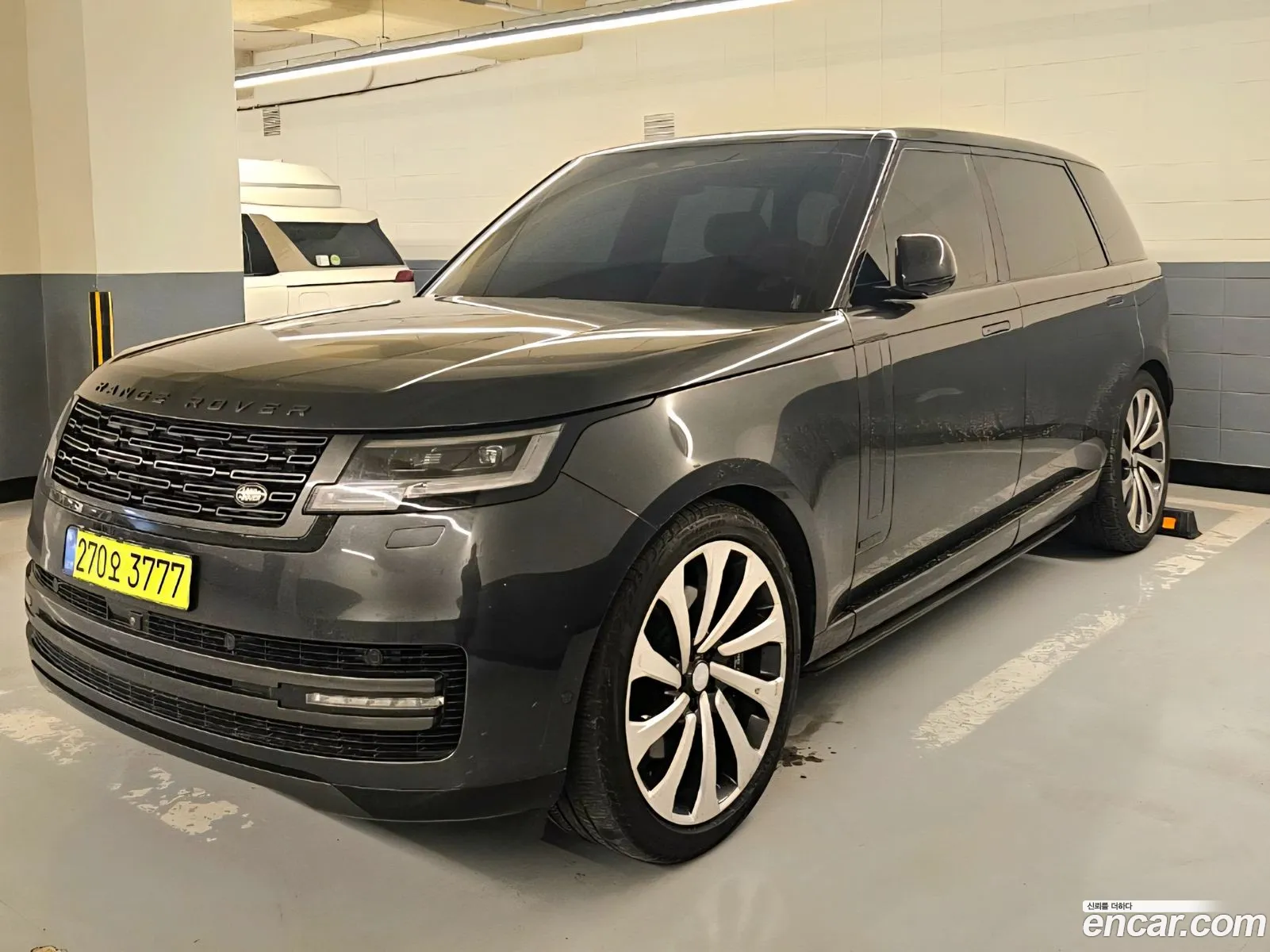 Land Rover Range Rover 2024 — 17