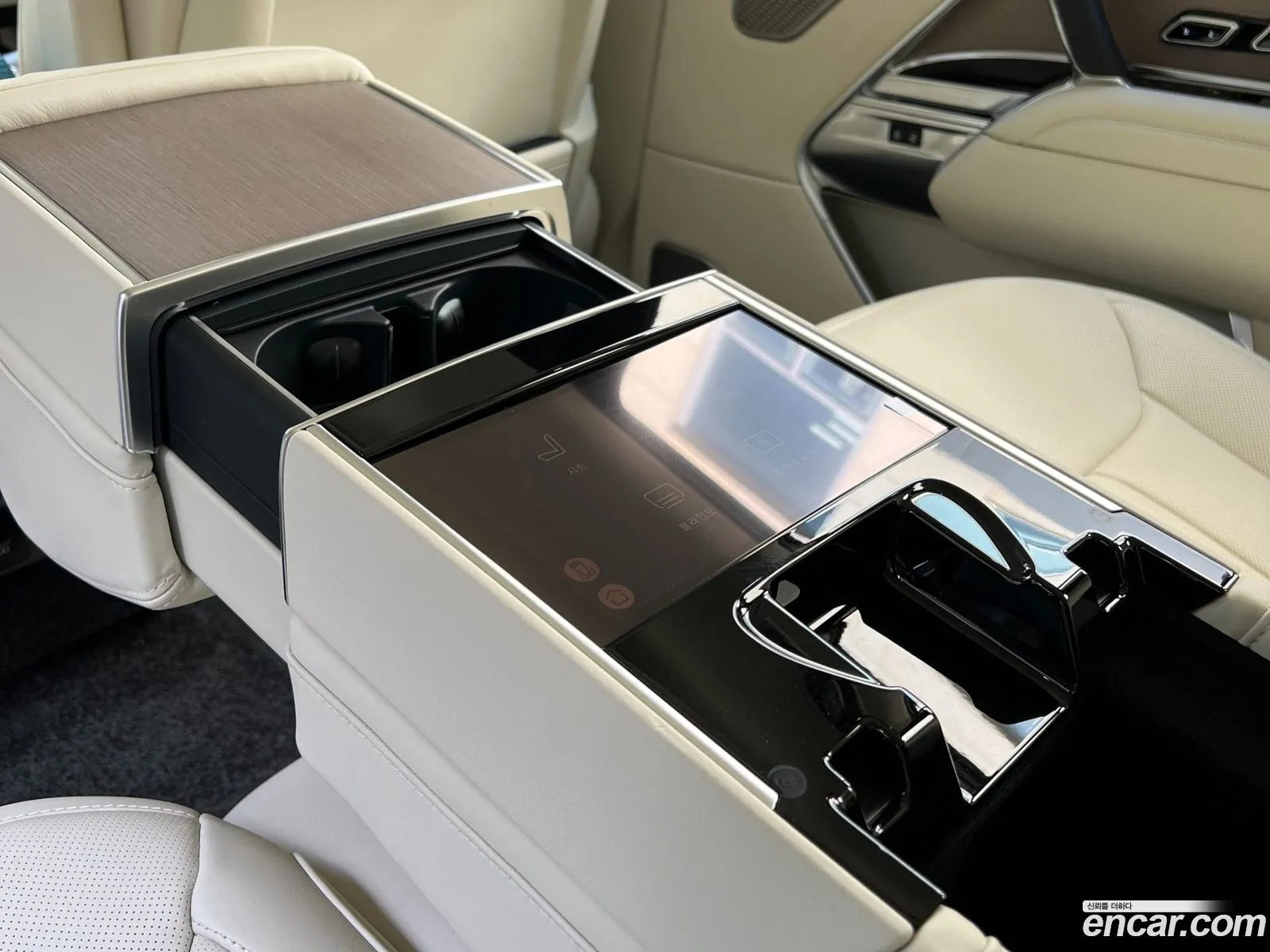 Land Rover Range Rover 2024 — 10