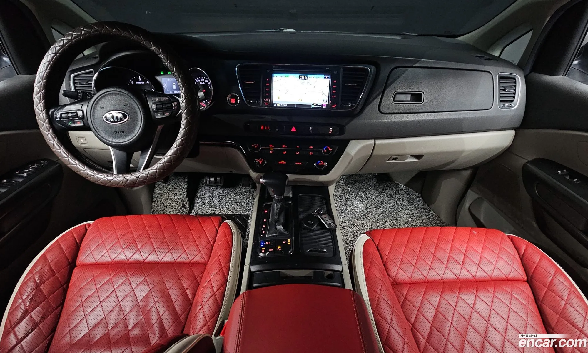 Kia Carnival 2017 KNAMB81ABHS322094 — 4