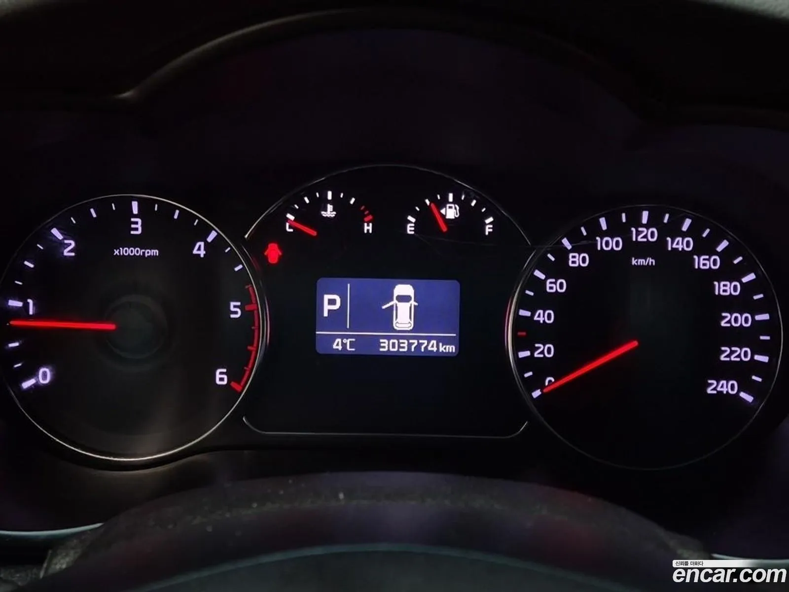 Kia Carens 2014 — 18