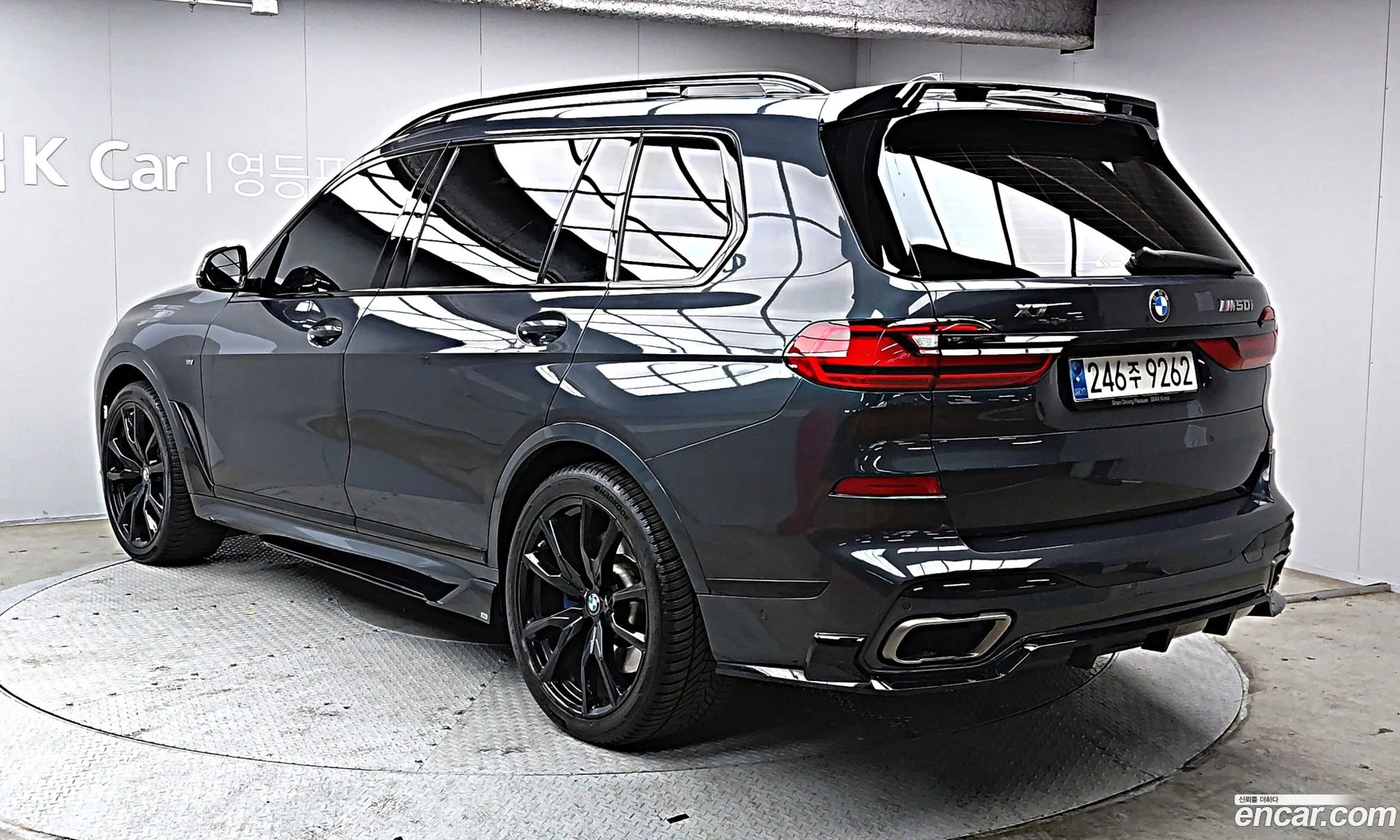 BMW X7 2021 — 7