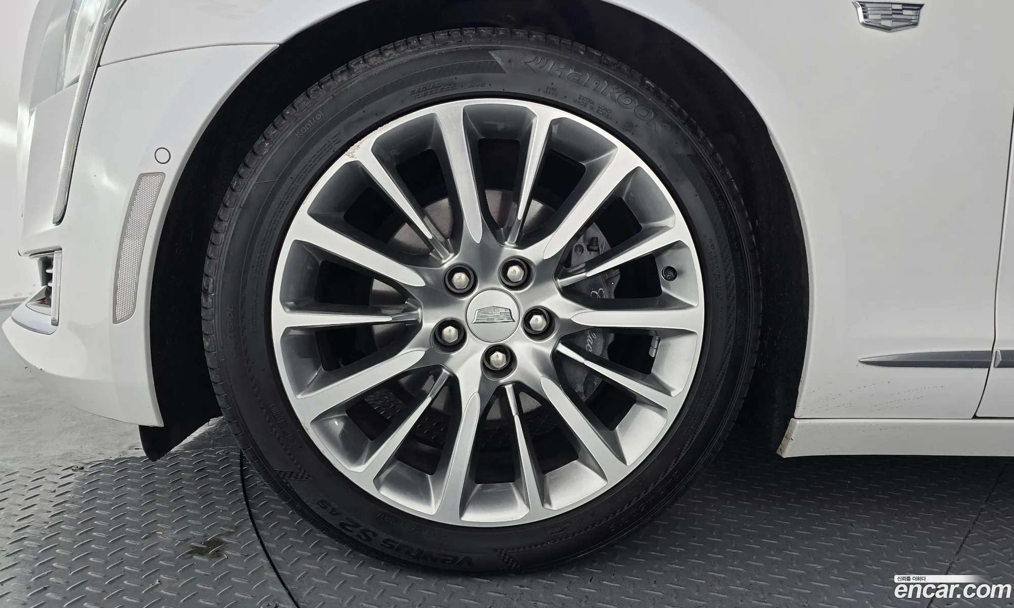 Cadillac CT6 2018 — 16