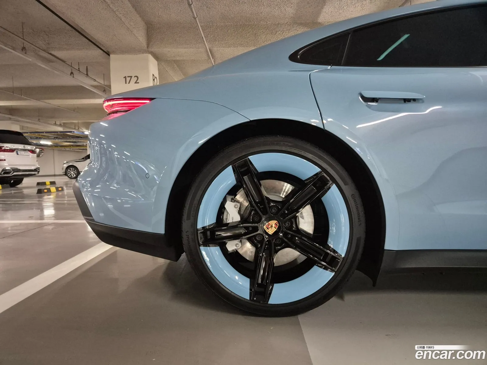 Porsche Taycan 2025 — 11