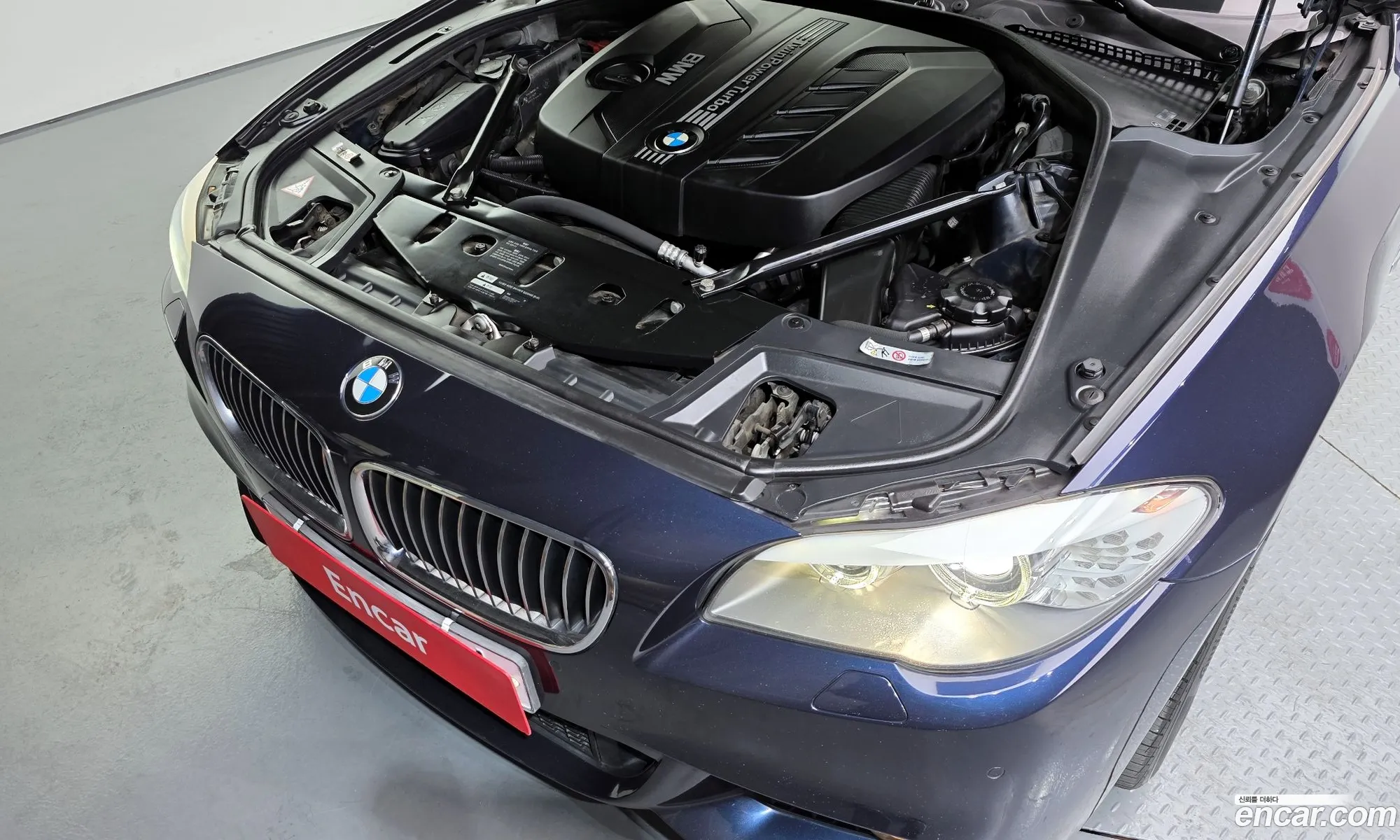 BMW 5 Series 2012 WBAXB9104CDX41211 — 2