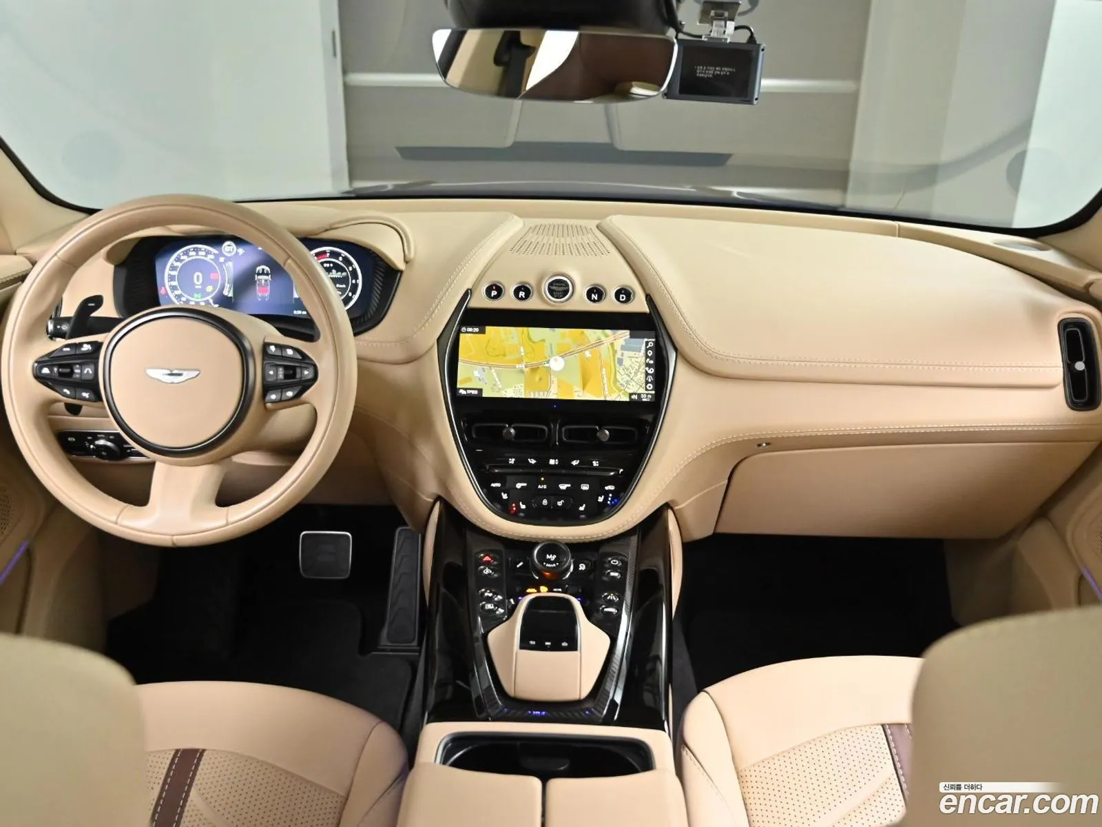 Aston Martin DBX 2023 — 6