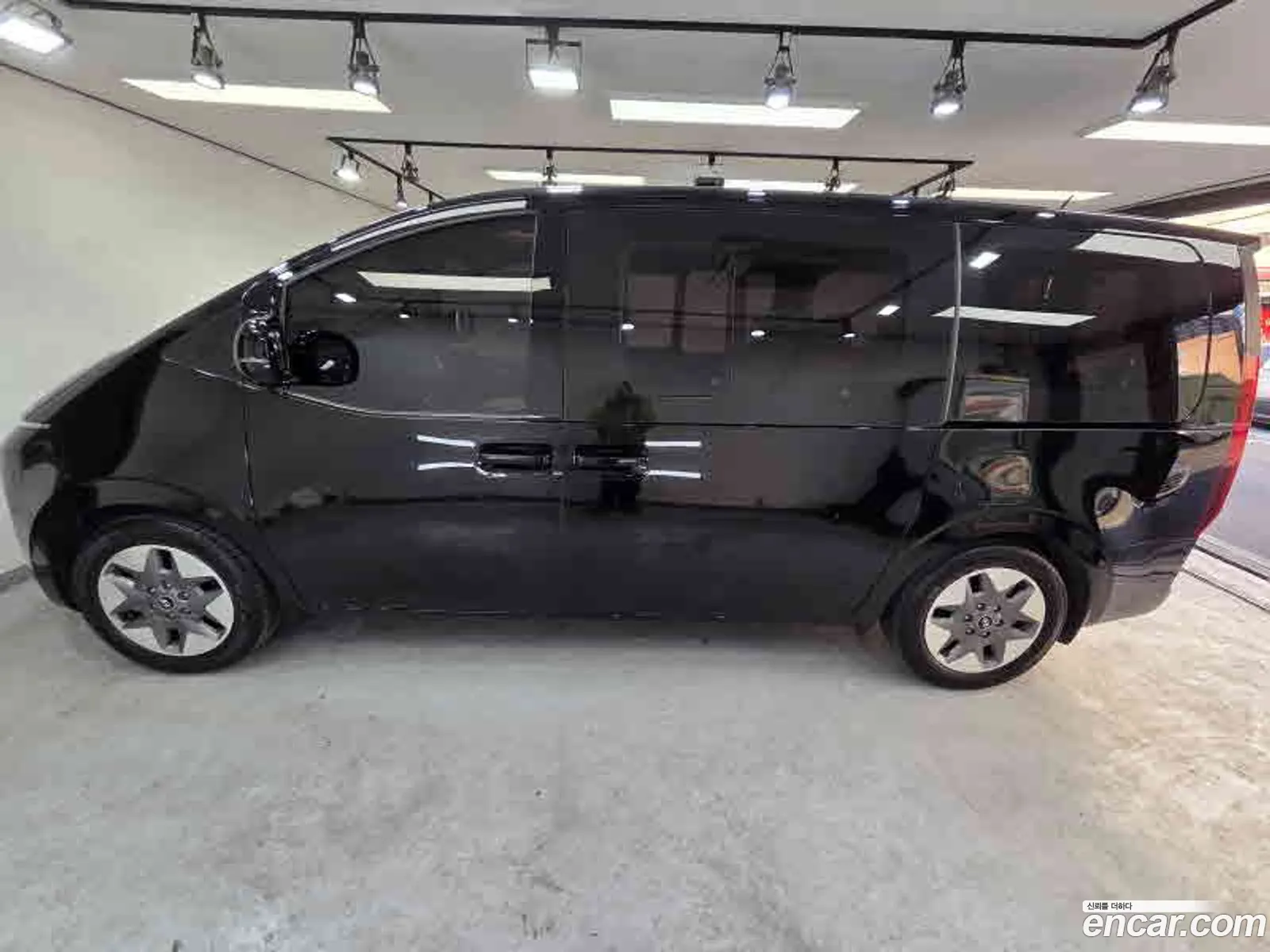 Hyundai Staria 2024 — 10