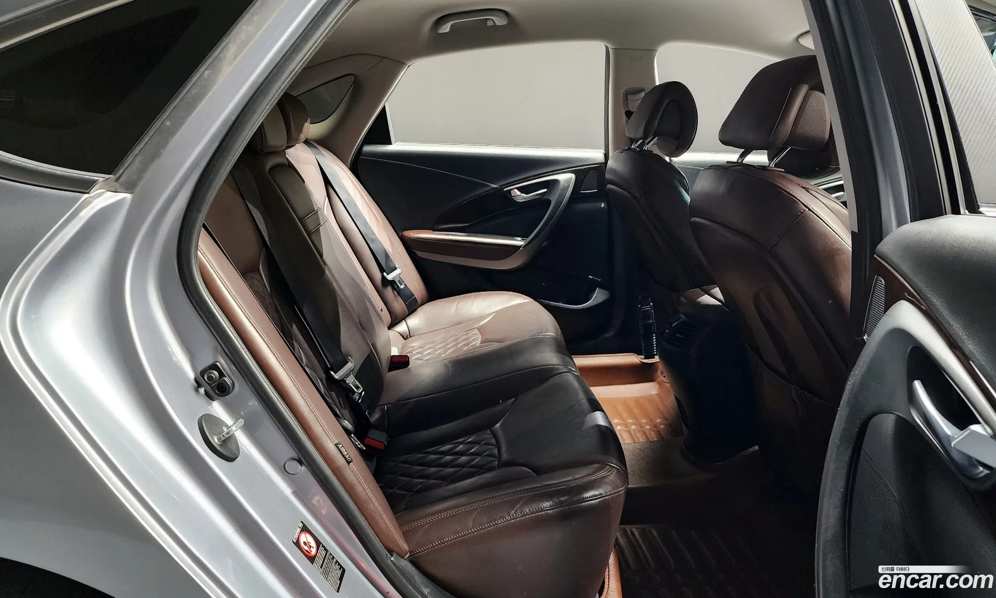 Hyundai Aslan 2015 — 16