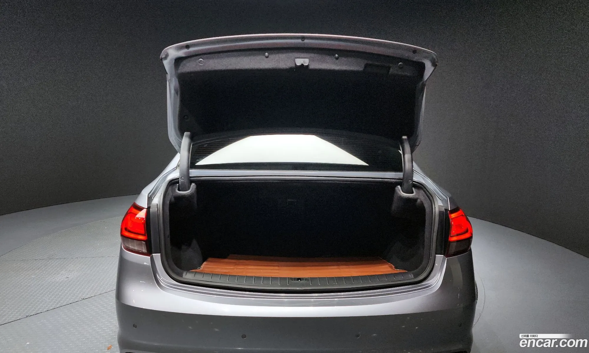 Hyundai Aslan 2015 — 18