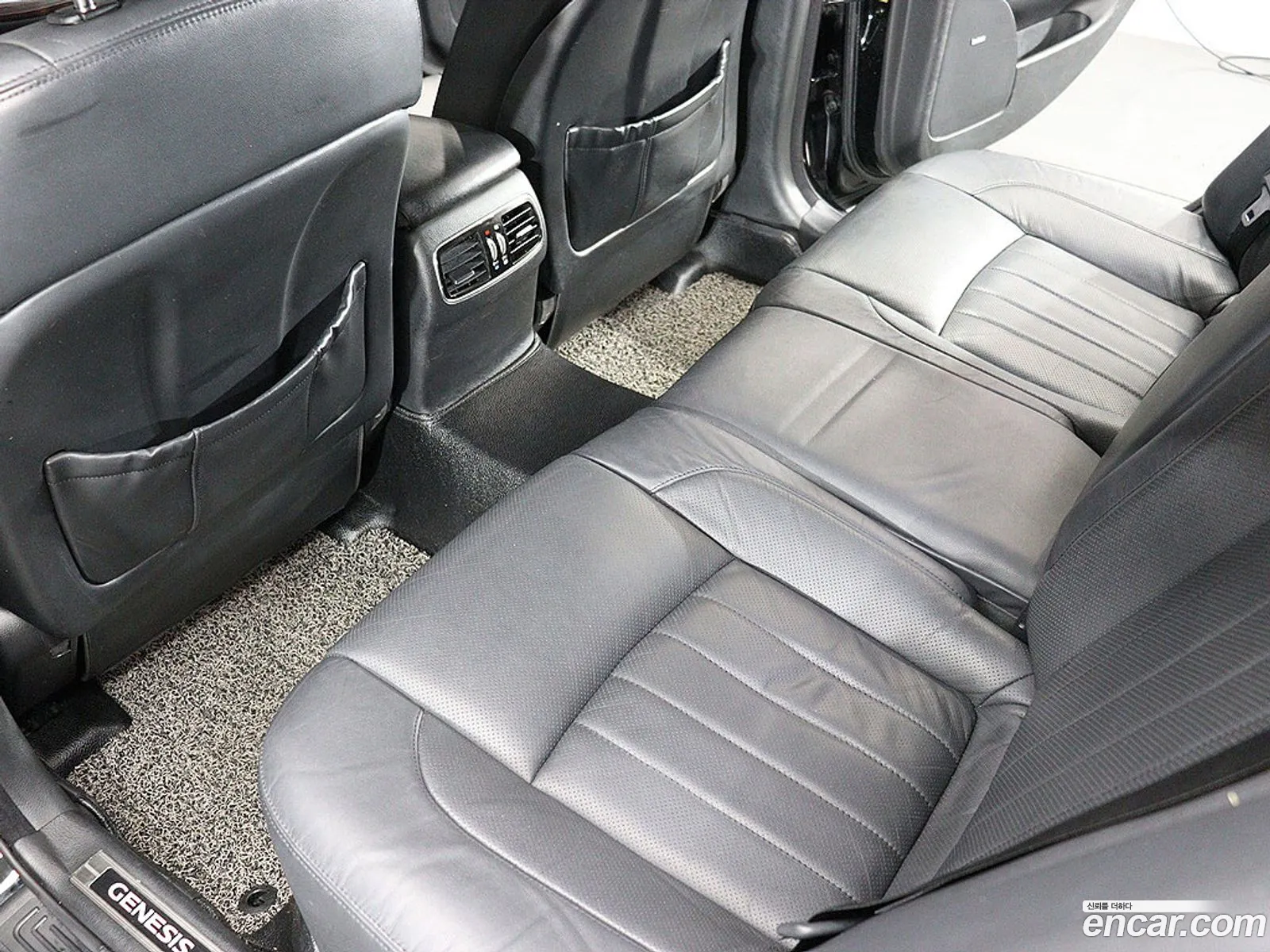 Hyundai Genesis 2011 — 9