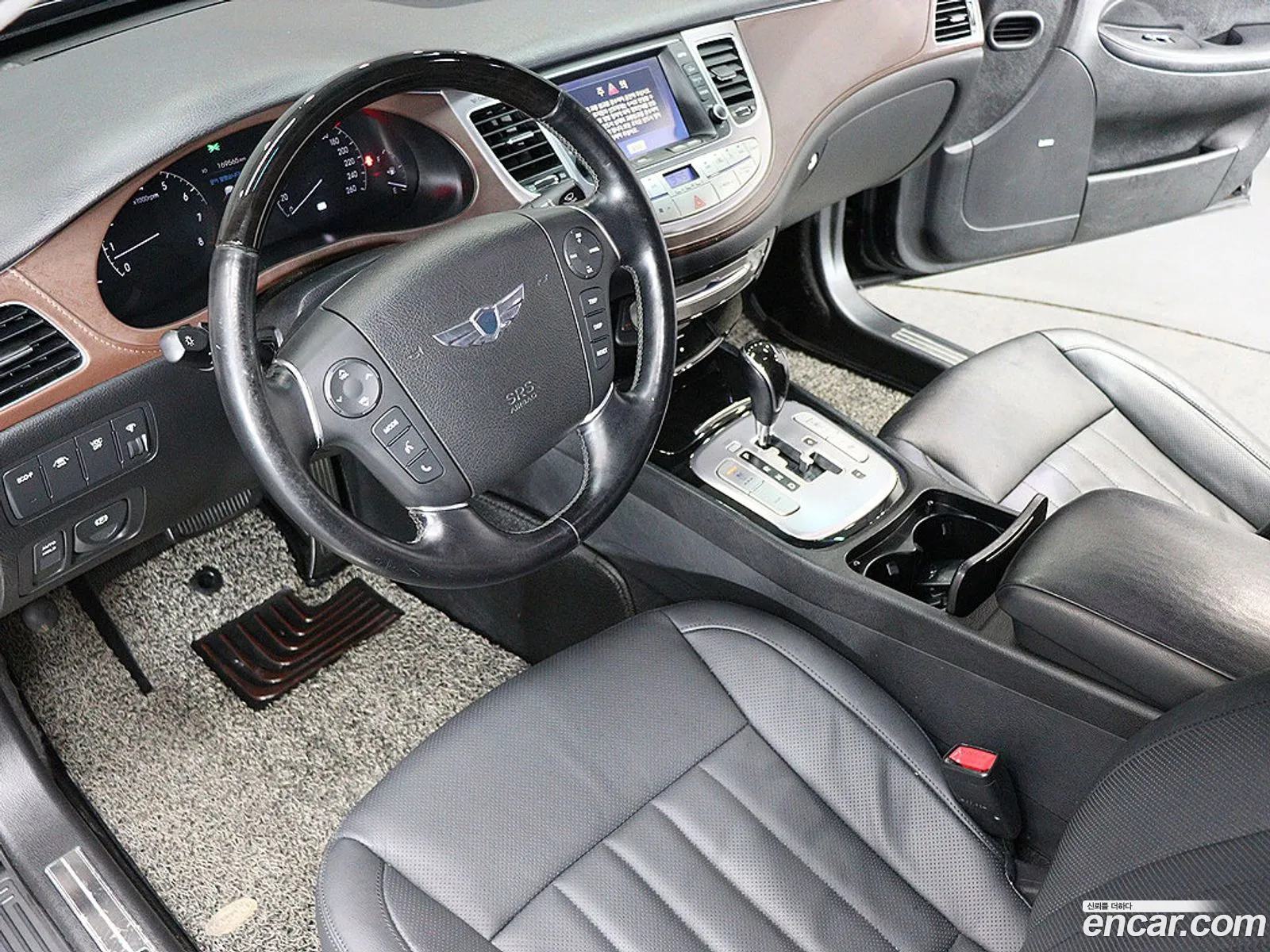 Hyundai Genesis 2011 — 15