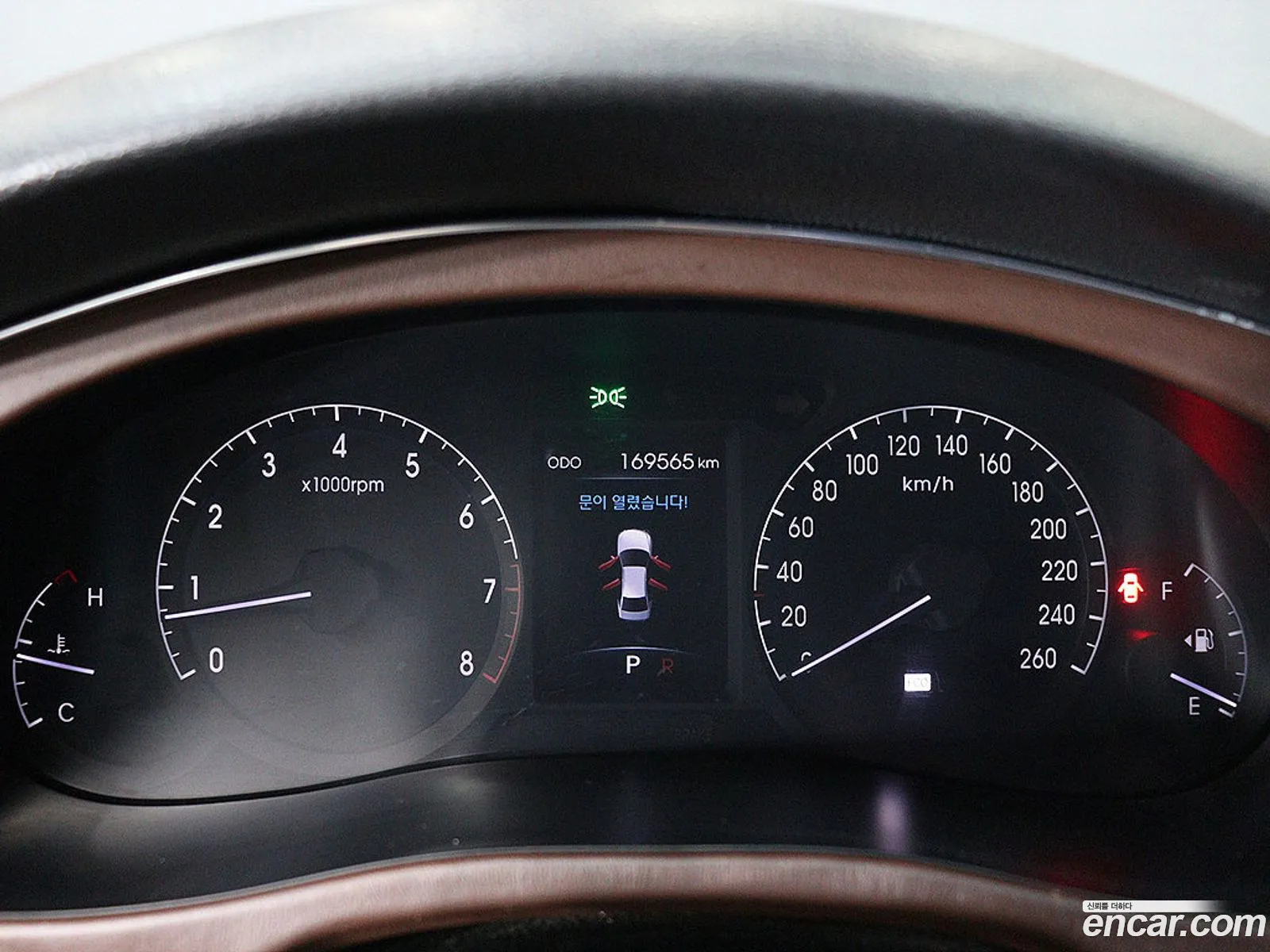 Hyundai Genesis 2011 — 19
