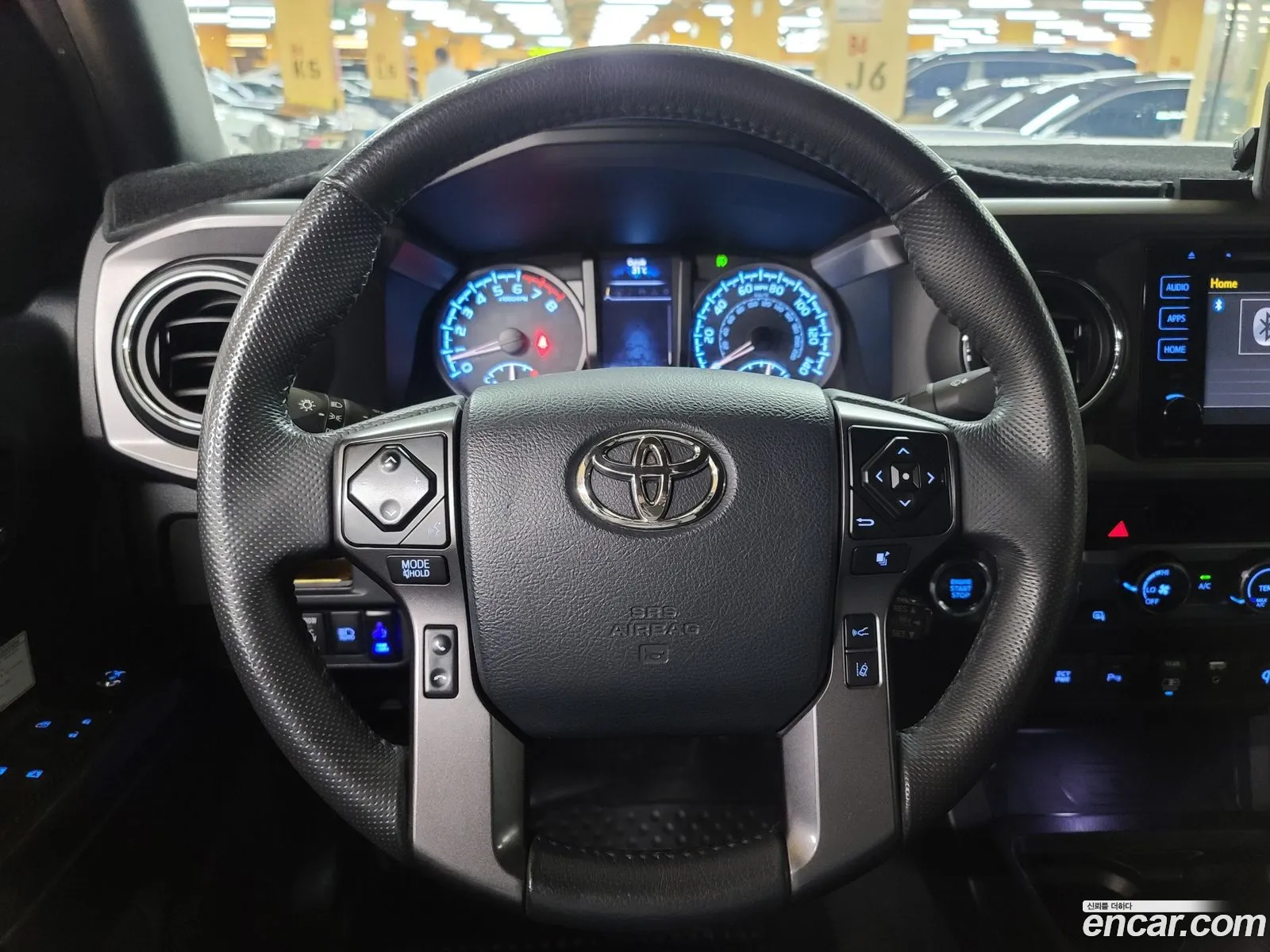 Toyota Tacoma 2018 — 12