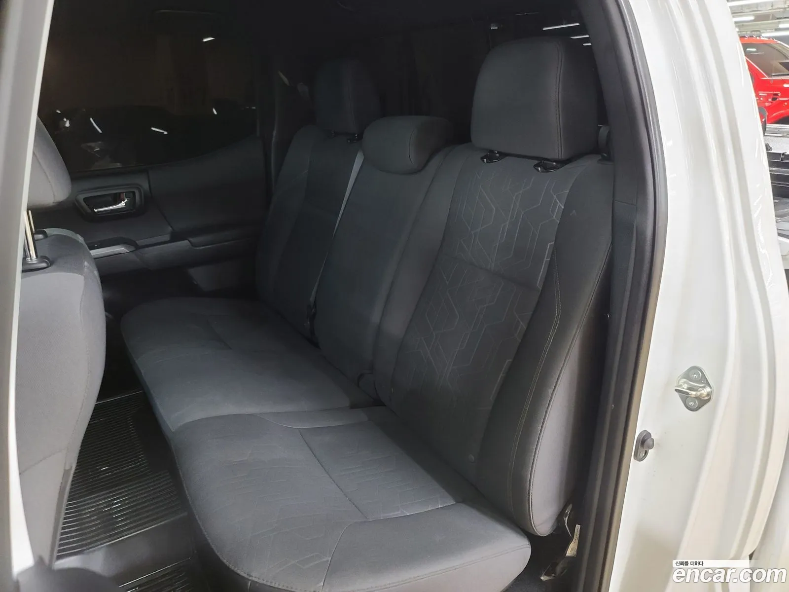 Toyota Tacoma 2018 — 16