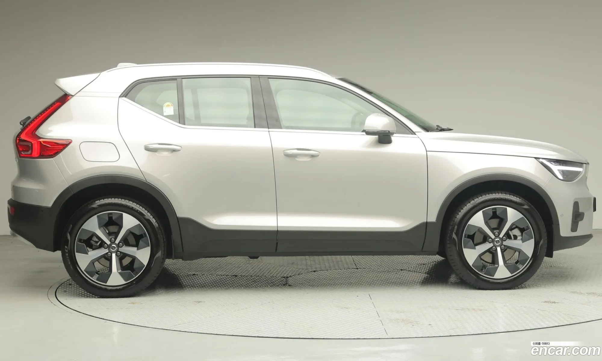 Volvo XC40 2025 — 6