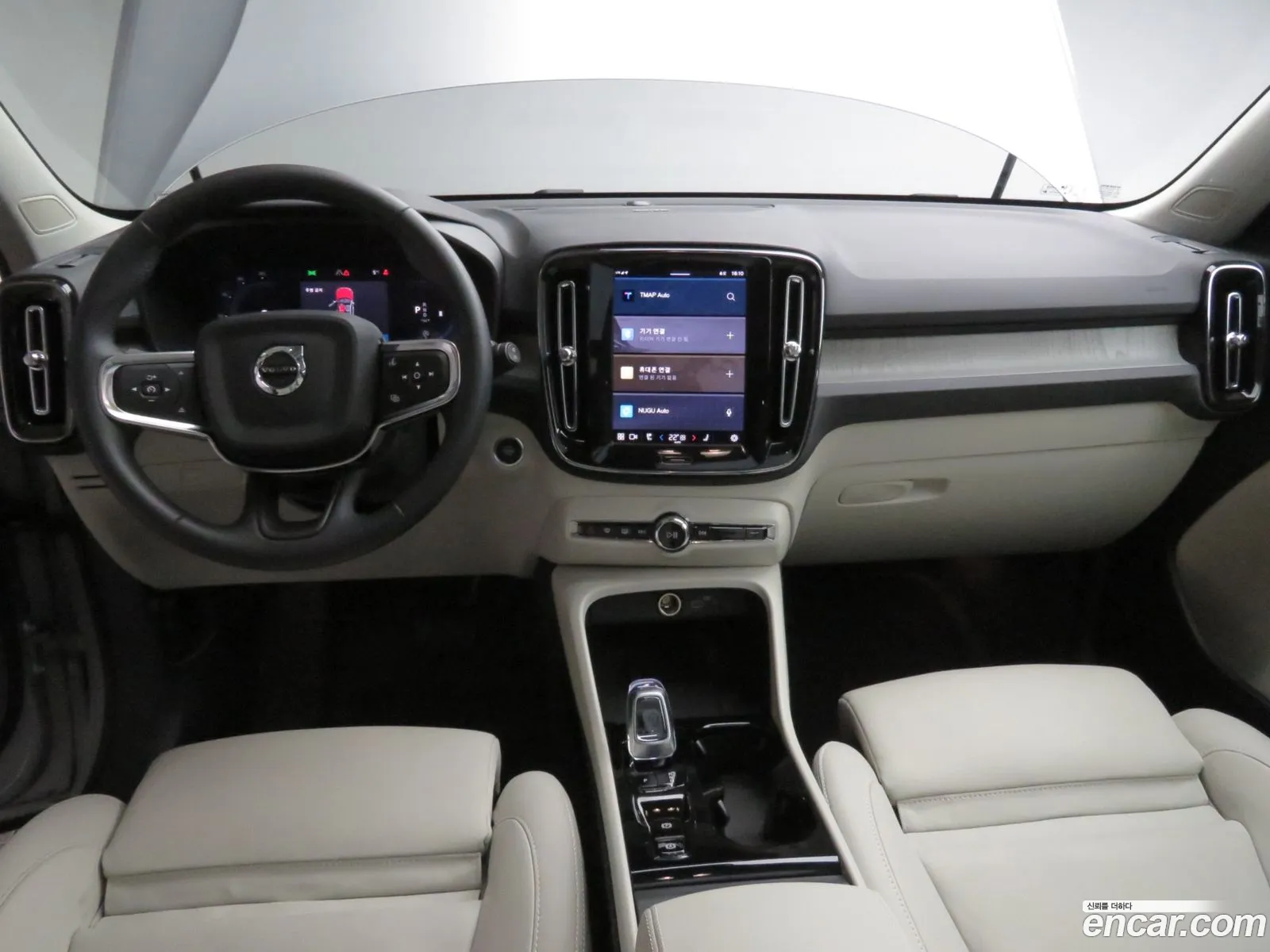 Volvo XC40 2025 — 9