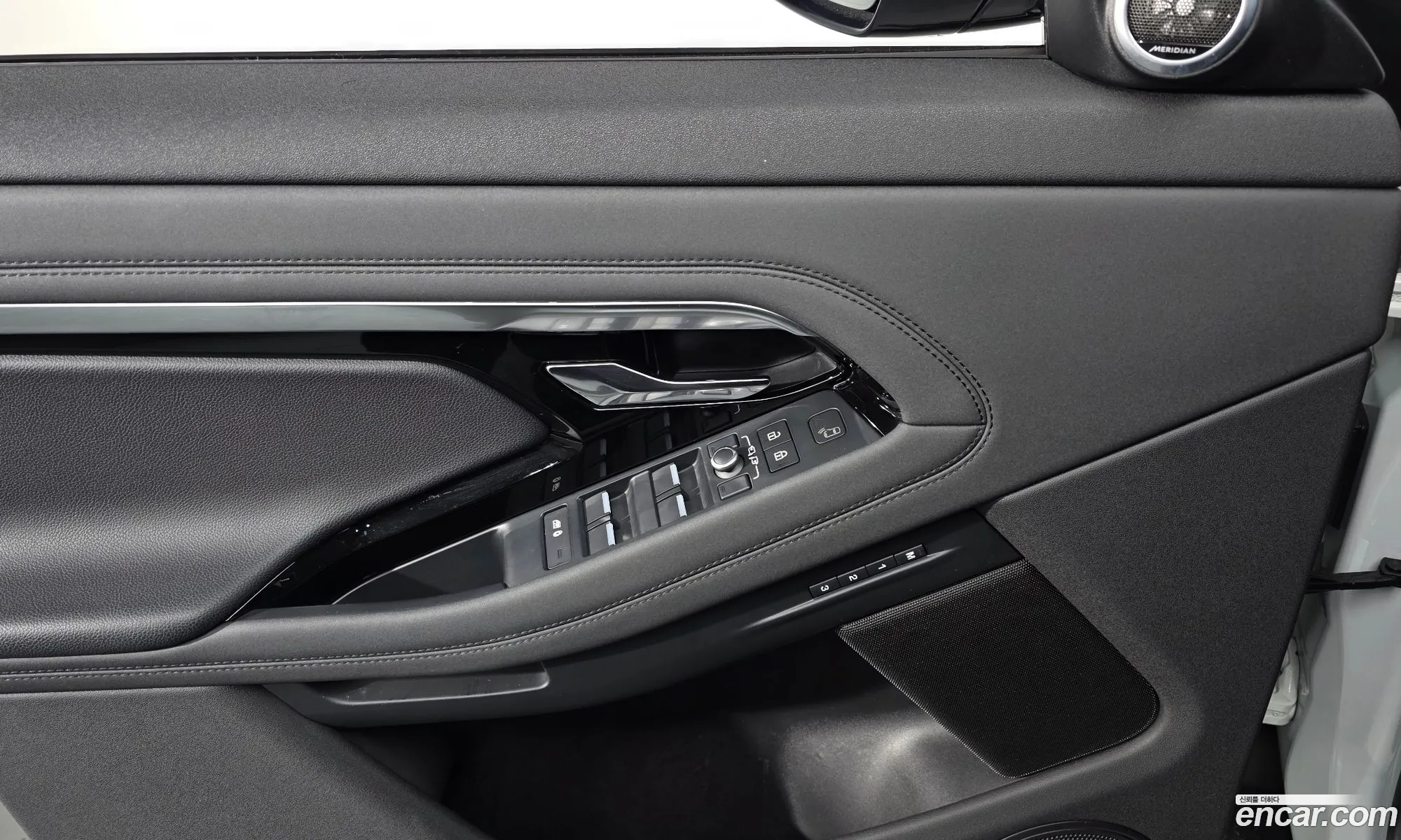 Land Rover Range Rover Evoque 2021 — 3
