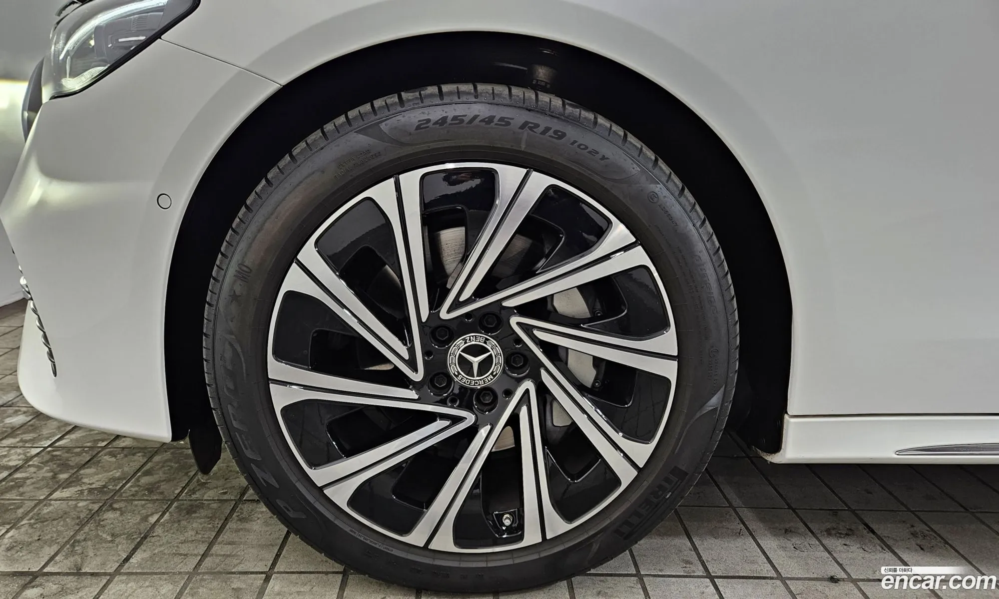 Mercedes-Benz E-Class W214 2024 — 16