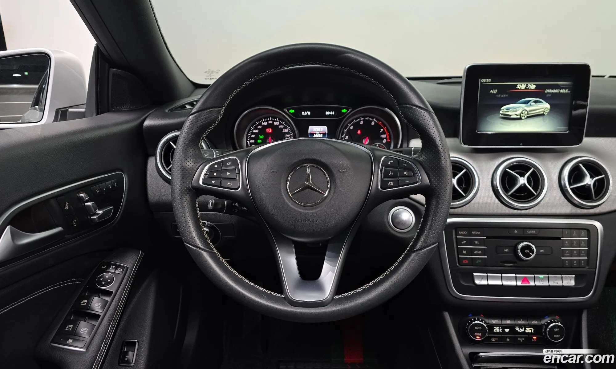 Mercedes-Benz CLA-Class C117 2017 — 14