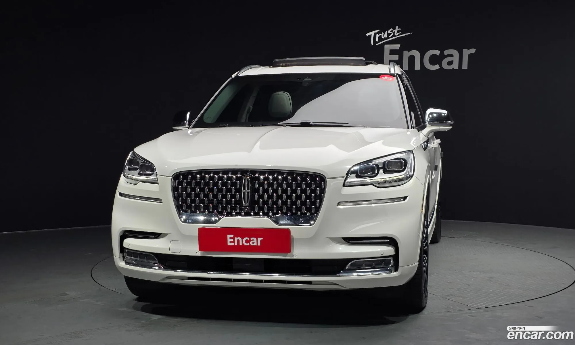 Lincoln Aviator 2020 5LM5J9XC0LGL33097 — 5