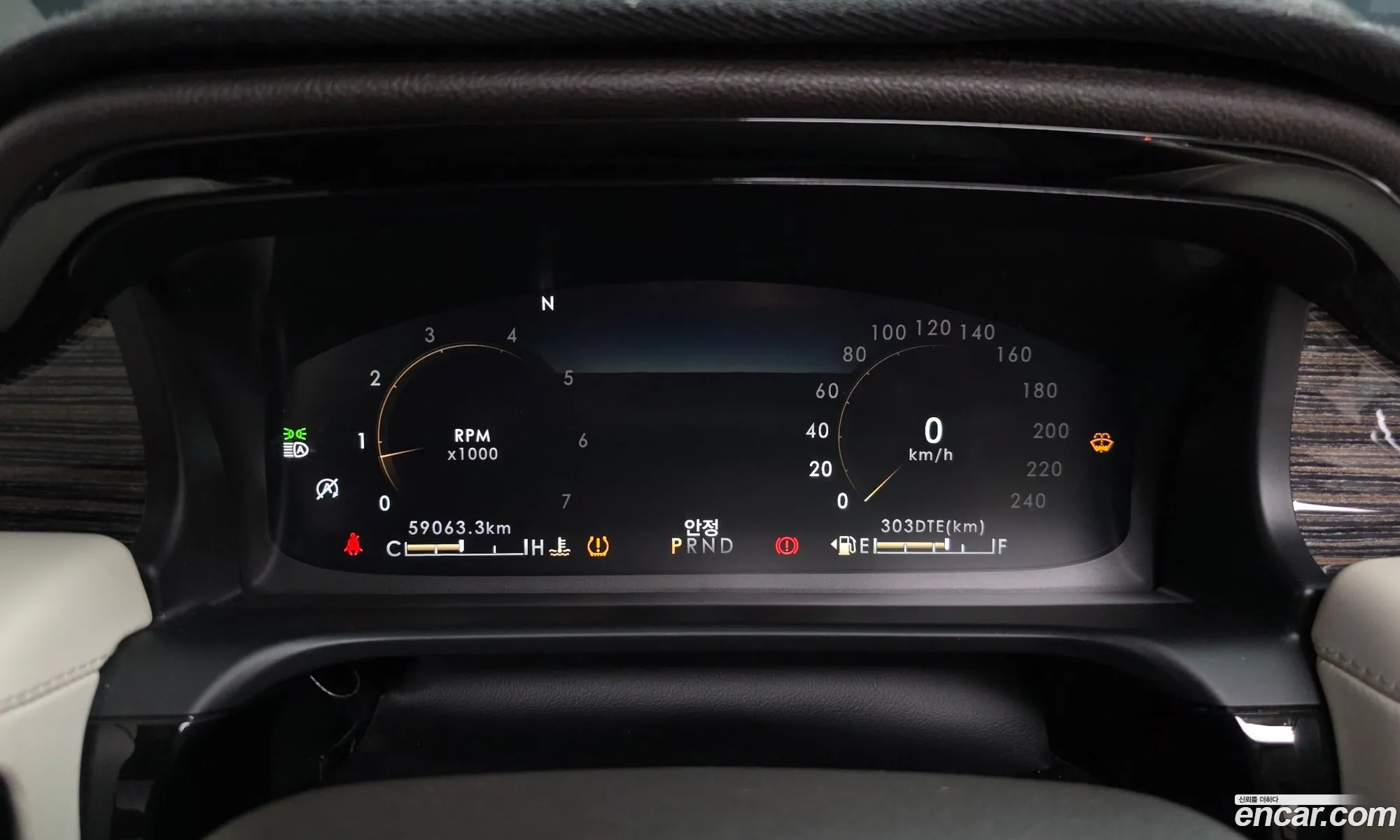 Lincoln Aviator 2020 5LM5J9XC0LGL33097 — 13