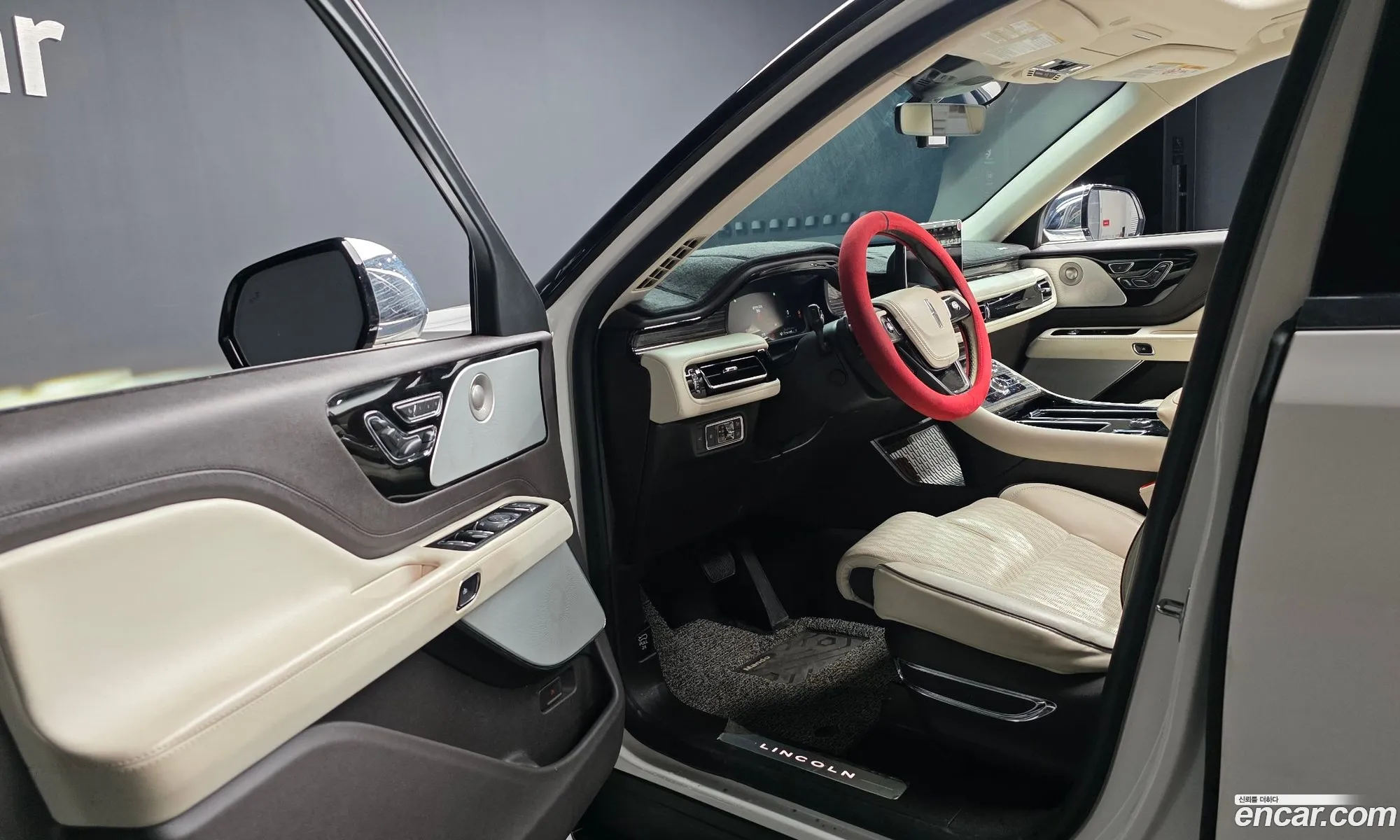 Lincoln Aviator 2020 5LM5J9XC0LGL33097 — 12