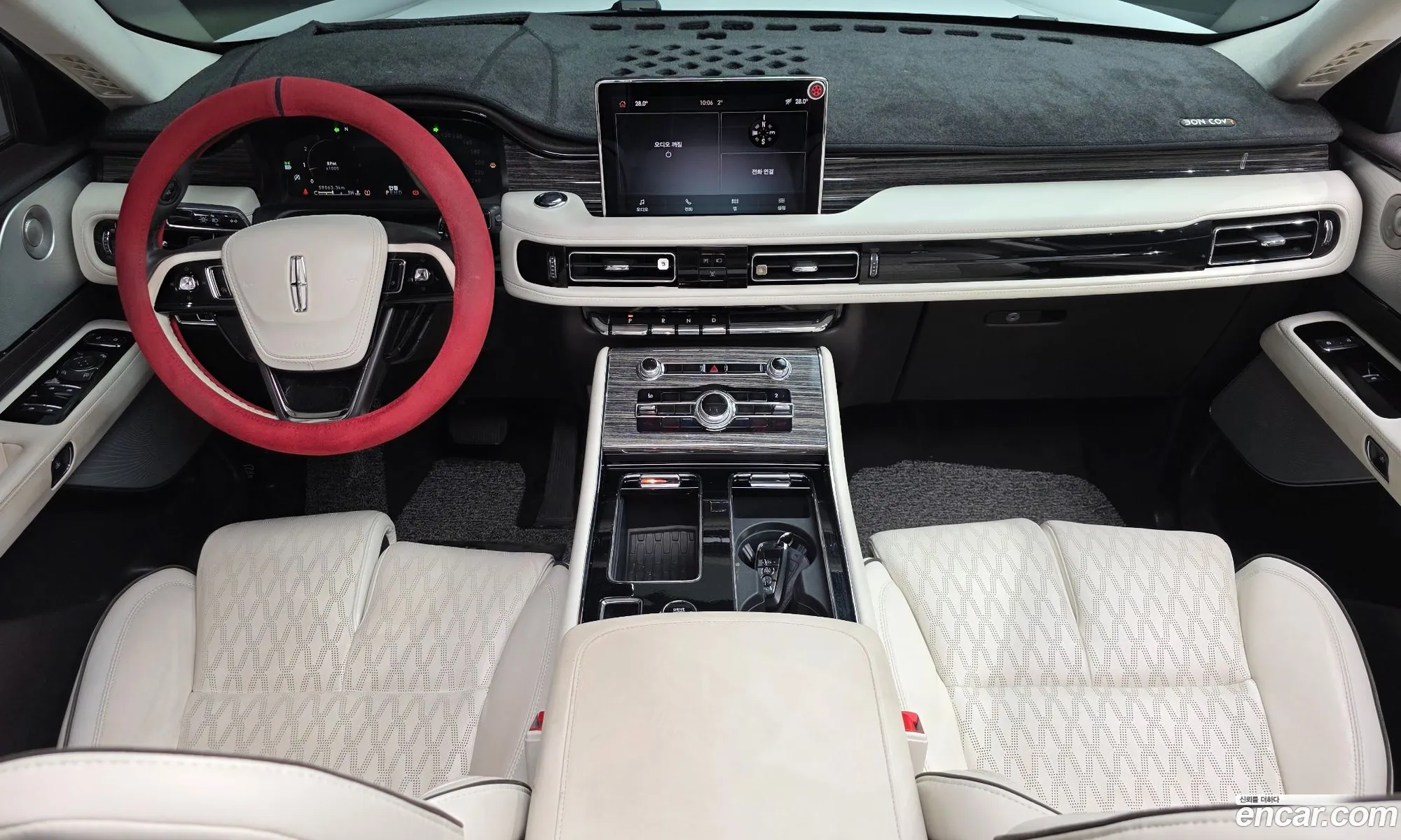 Lincoln Aviator 2020 5LM5J9XC0LGL33097 — 8