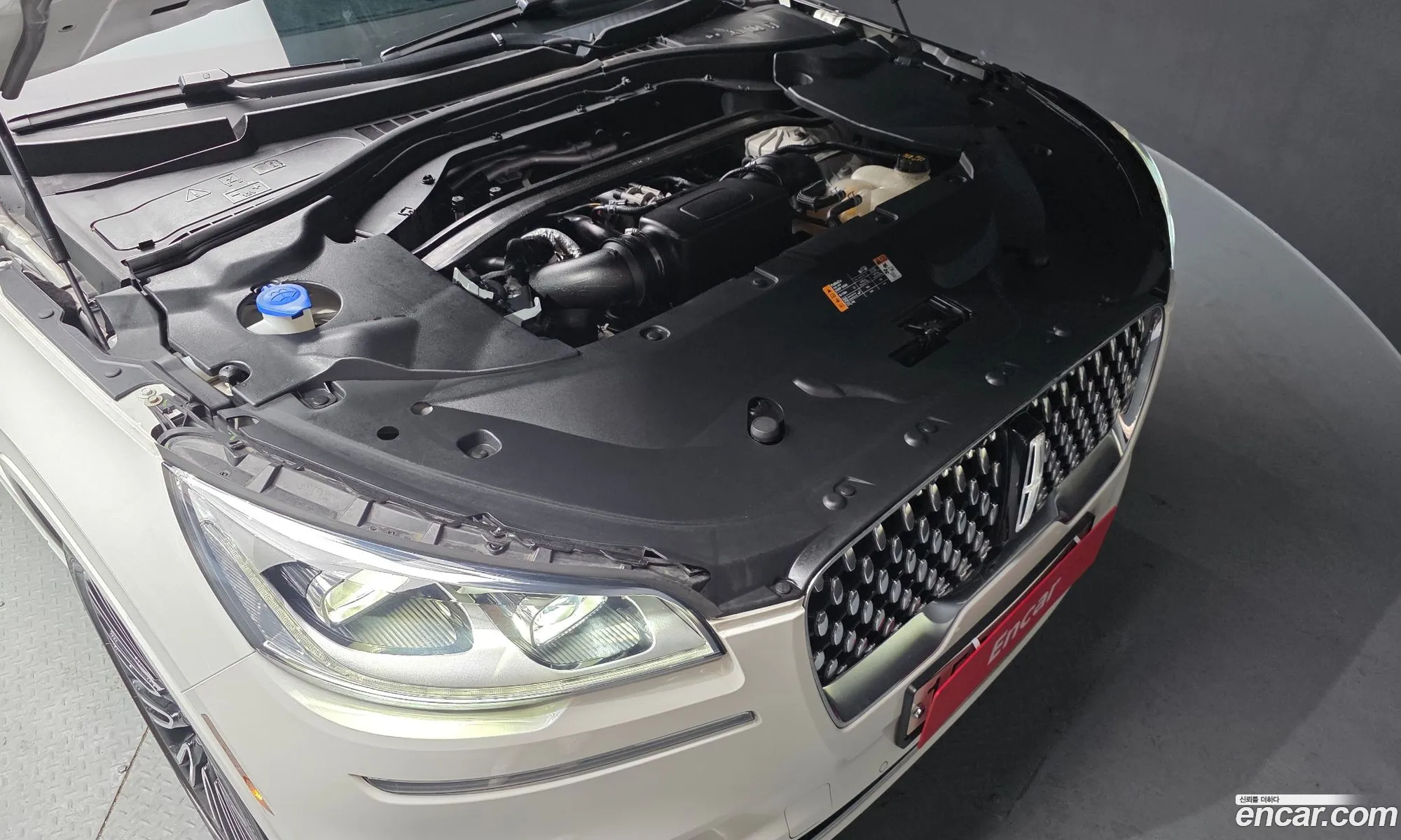Lincoln Aviator 2020 5LM5J9XC0LGL33097 — 9