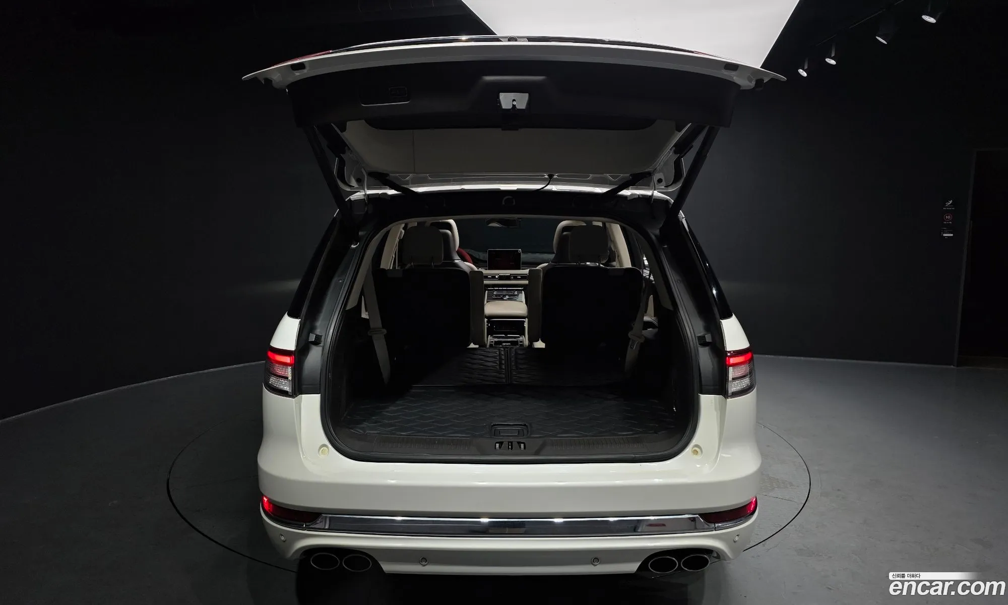 Lincoln Aviator 2020 5LM5J9XC0LGL33097 — 16