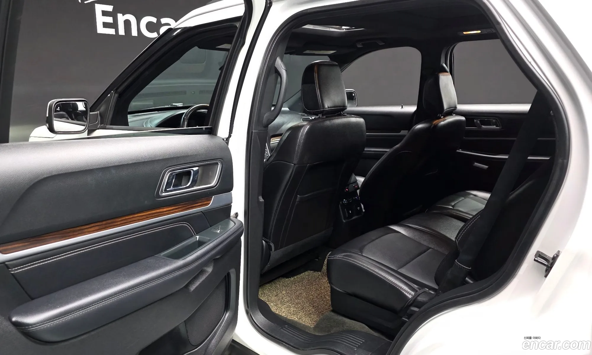Ford Explorer 2018 1FM5K8FH0JGA49442 — 9