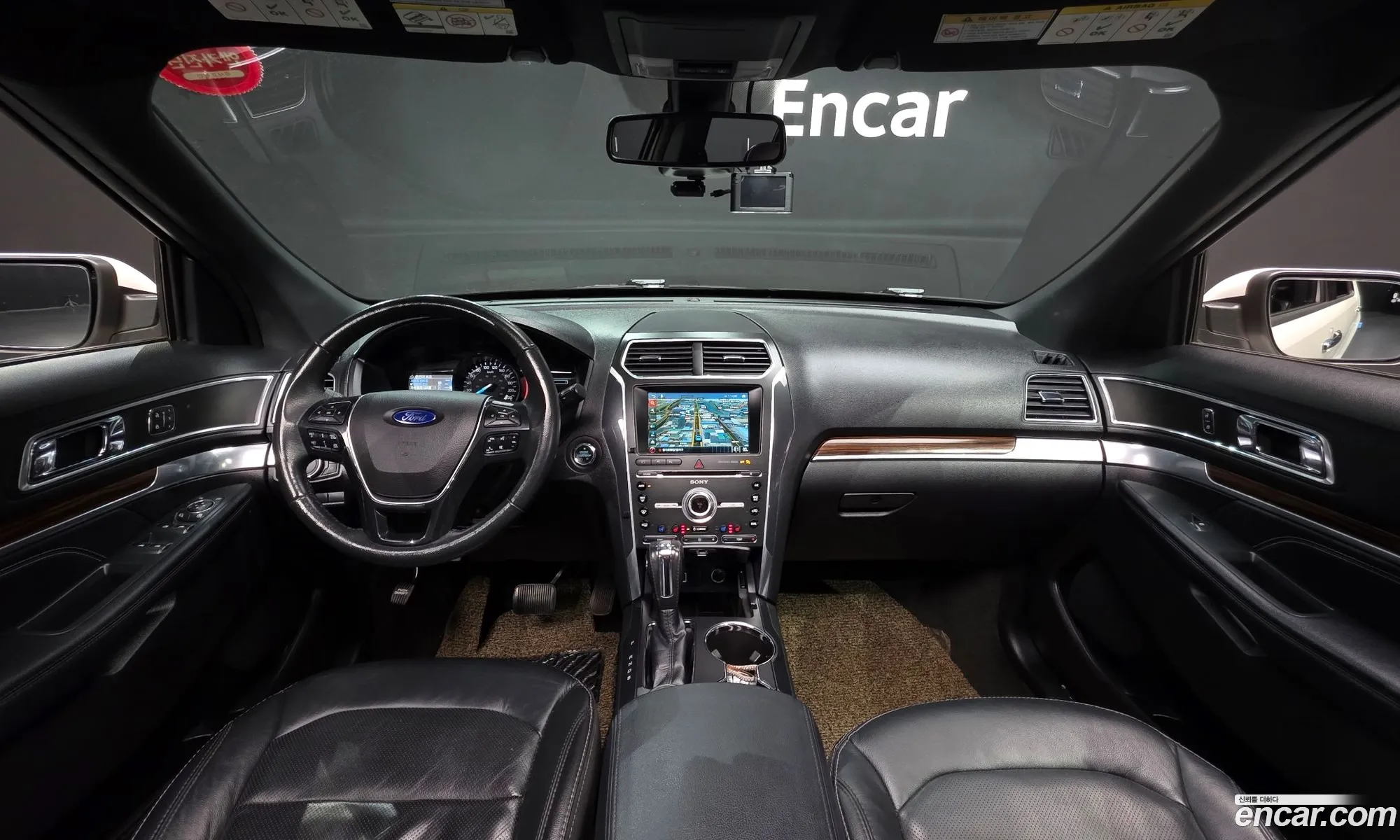 Ford Explorer 2018 1FM5K8FH0JGA49442 — 17