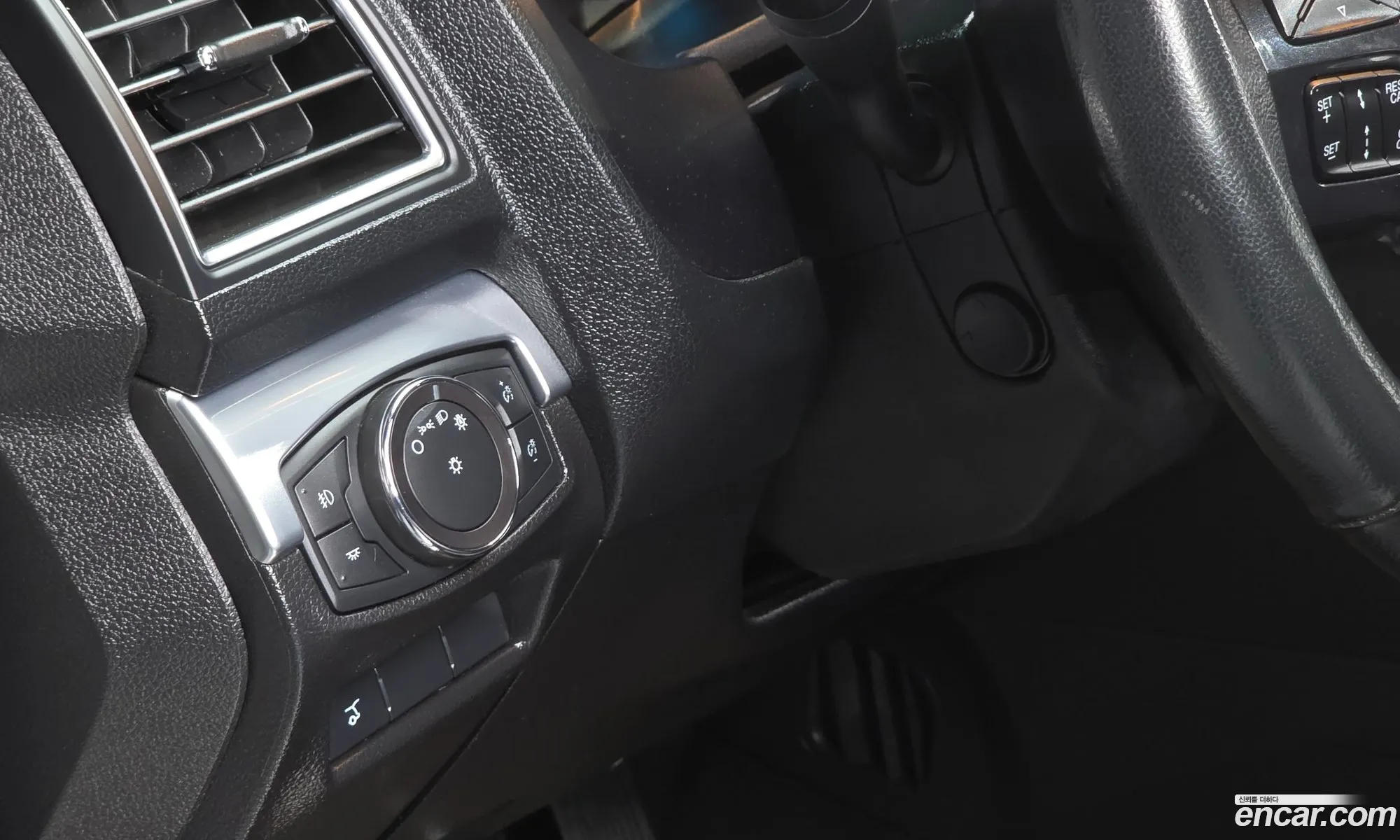 Ford Explorer 2018 1FM5K8FH0JGA49442 — 4